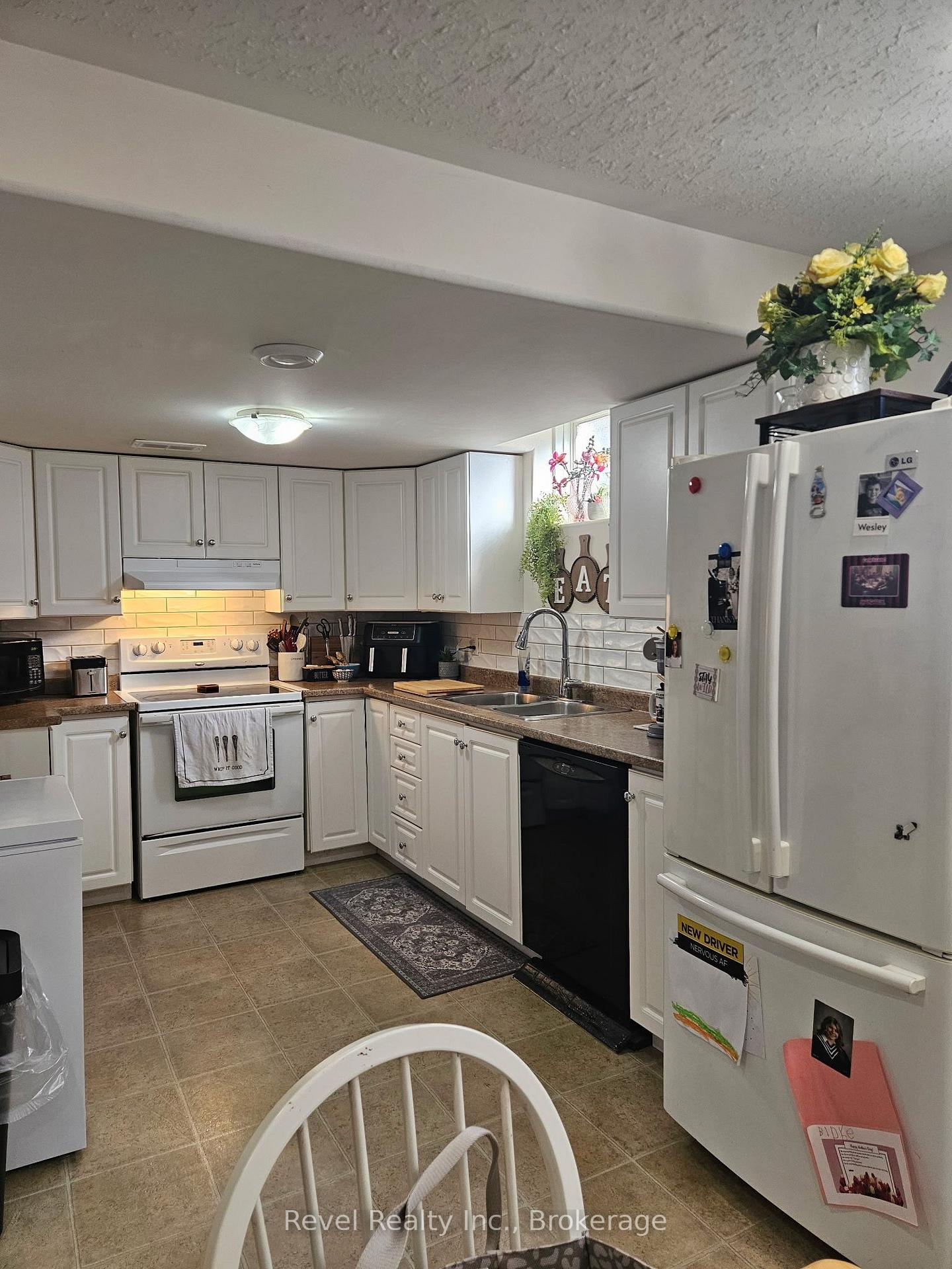 Photo 12 of Unit Lower, 59 Mcgibbon Boulevard, Kawartha Lakes, Lindsay — HOMEH
