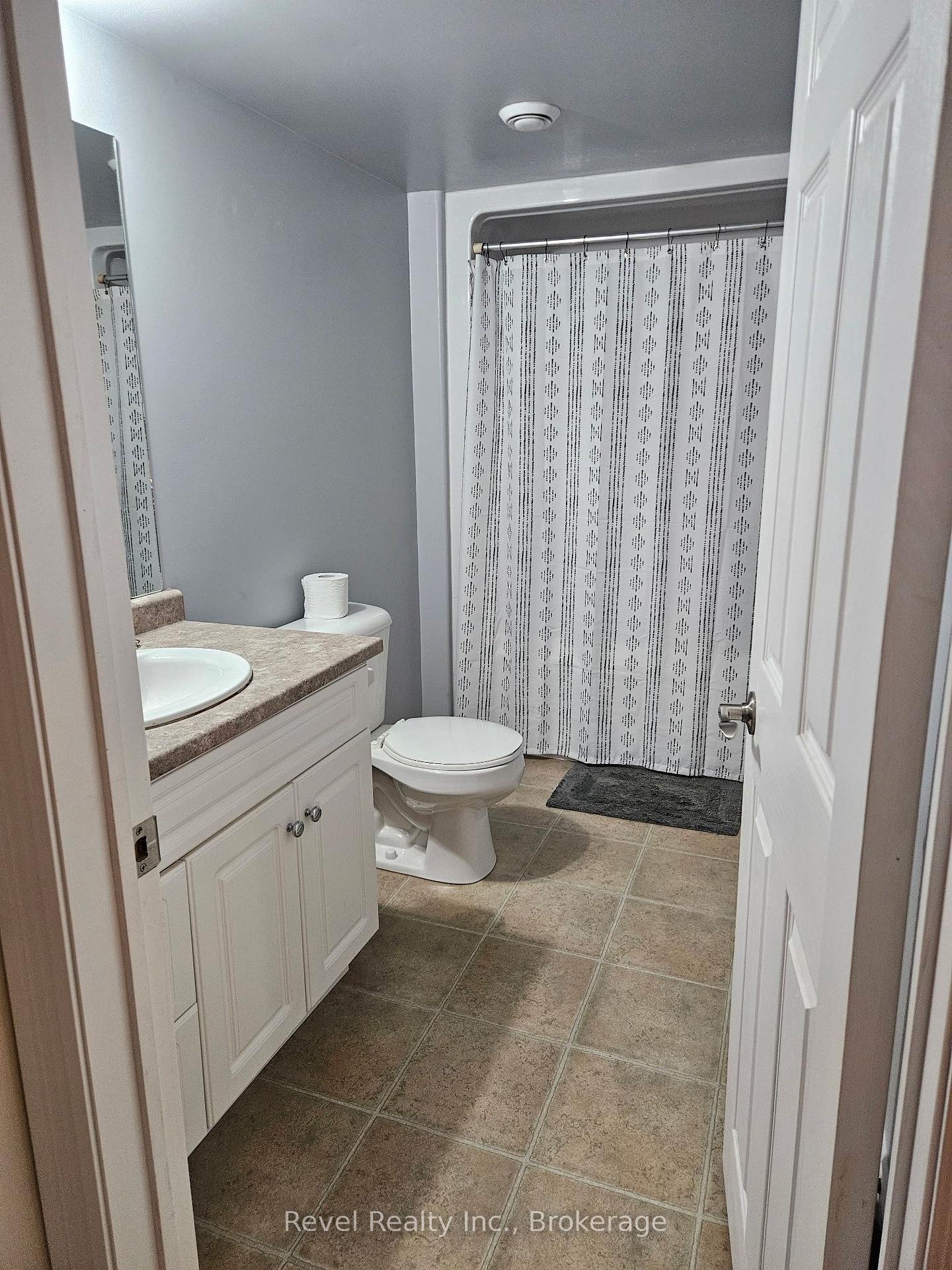 Photo 3 of Unit Lower, 59 Mcgibbon Boulevard, Kawartha Lakes, Lindsay — HOMEH