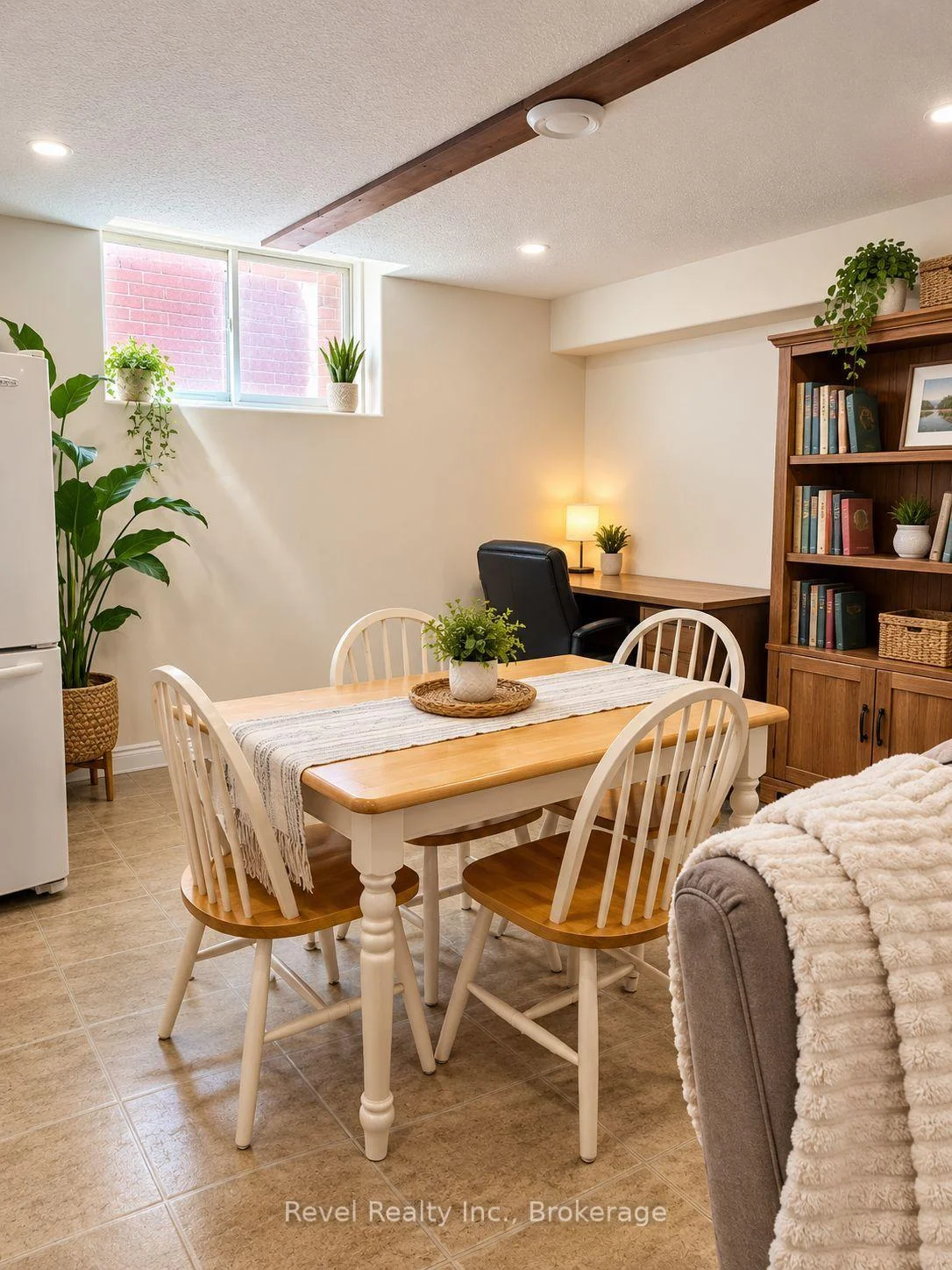 Photo 7 of Unit Lower, 59 Mcgibbon Boulevard, Kawartha Lakes, Lindsay — HOMEH