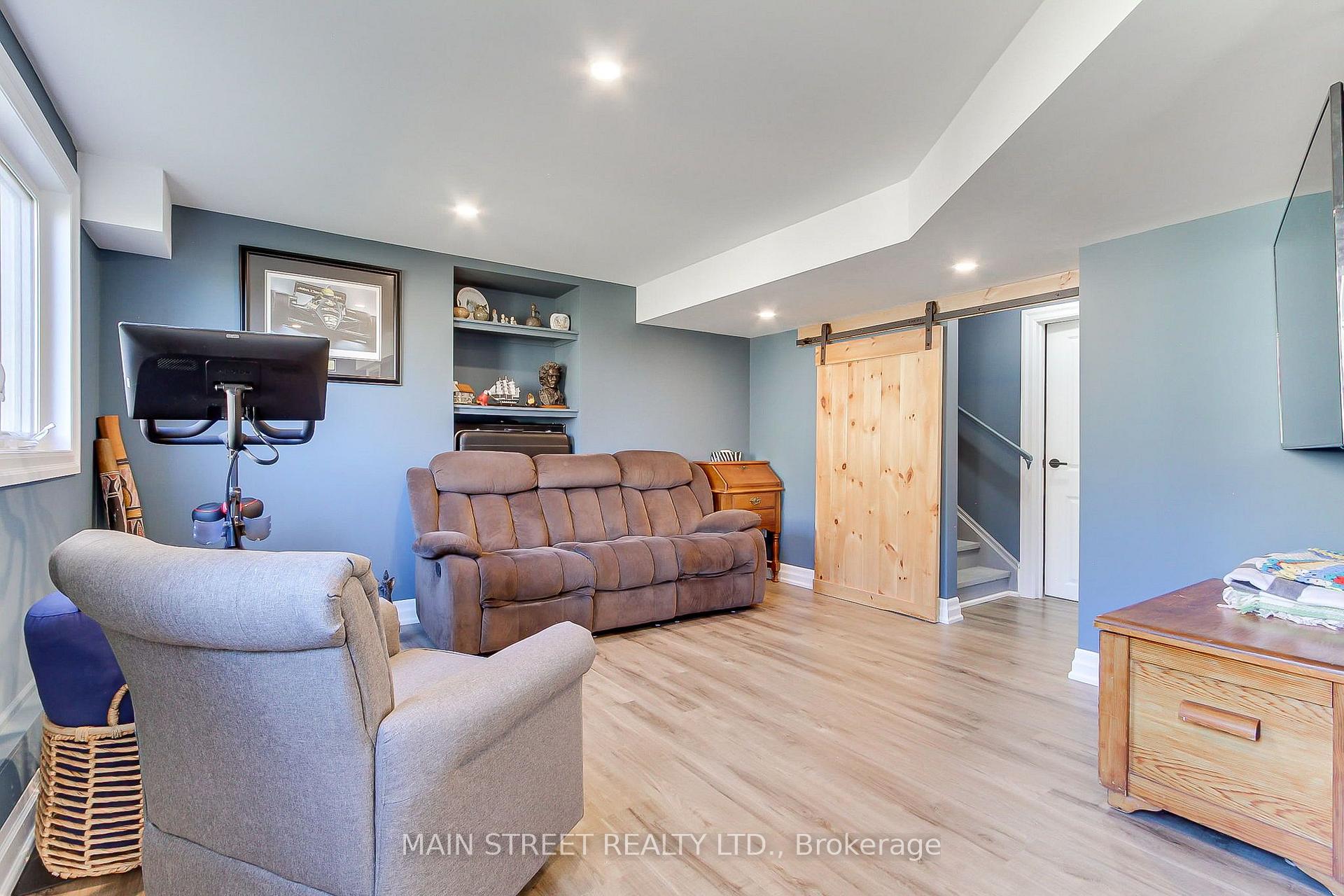 Photo 33 of 90 Kingknoll Crescent, Georgina, Keswick South — HOMEH