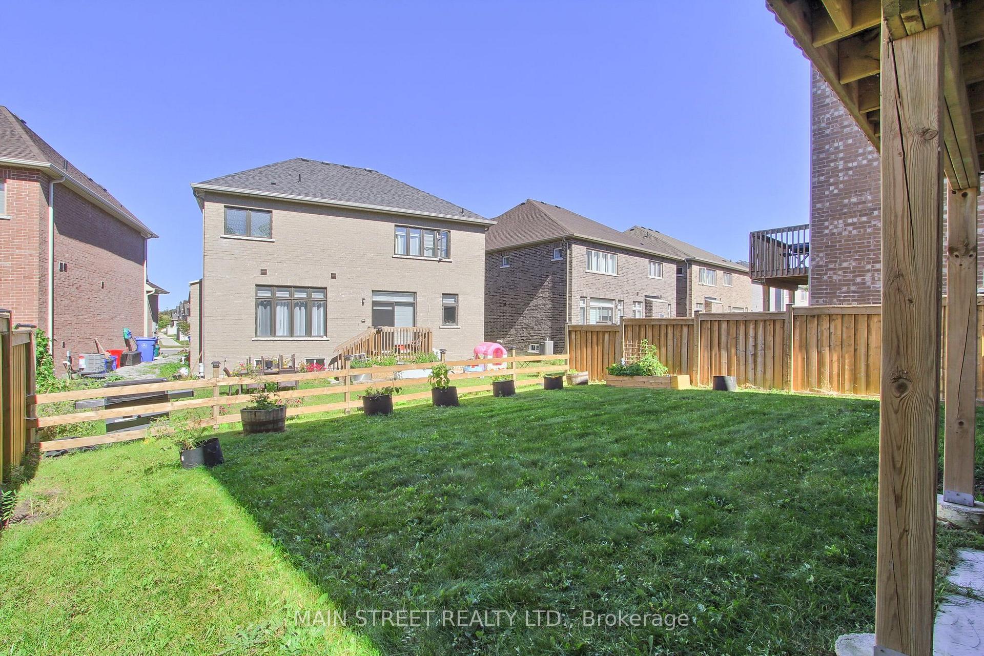 Photo 39 of 90 Kingknoll Crescent, Georgina, Keswick South — HOMEH
