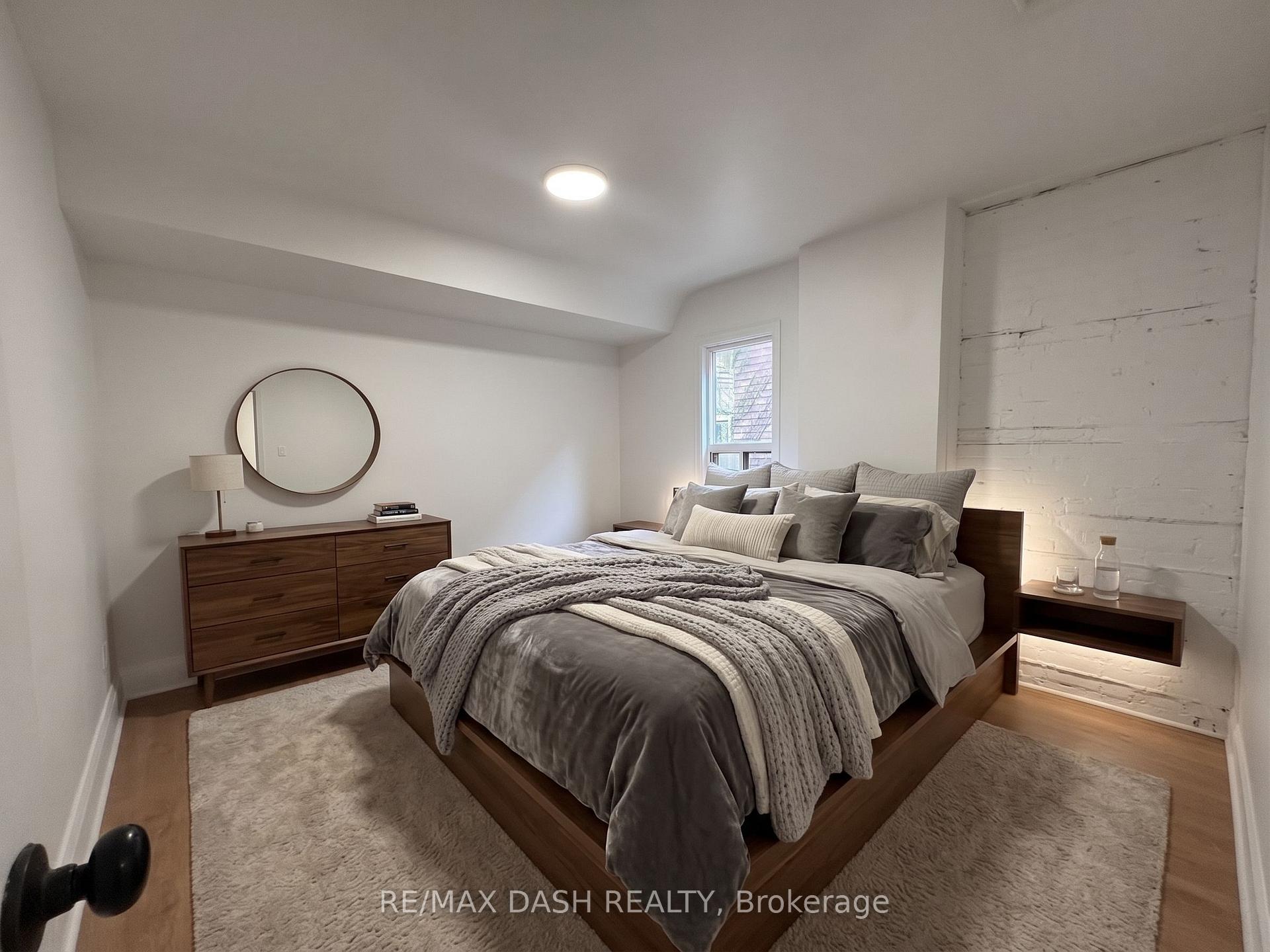 Photo of Unit 2, 1303 Bloor Street W