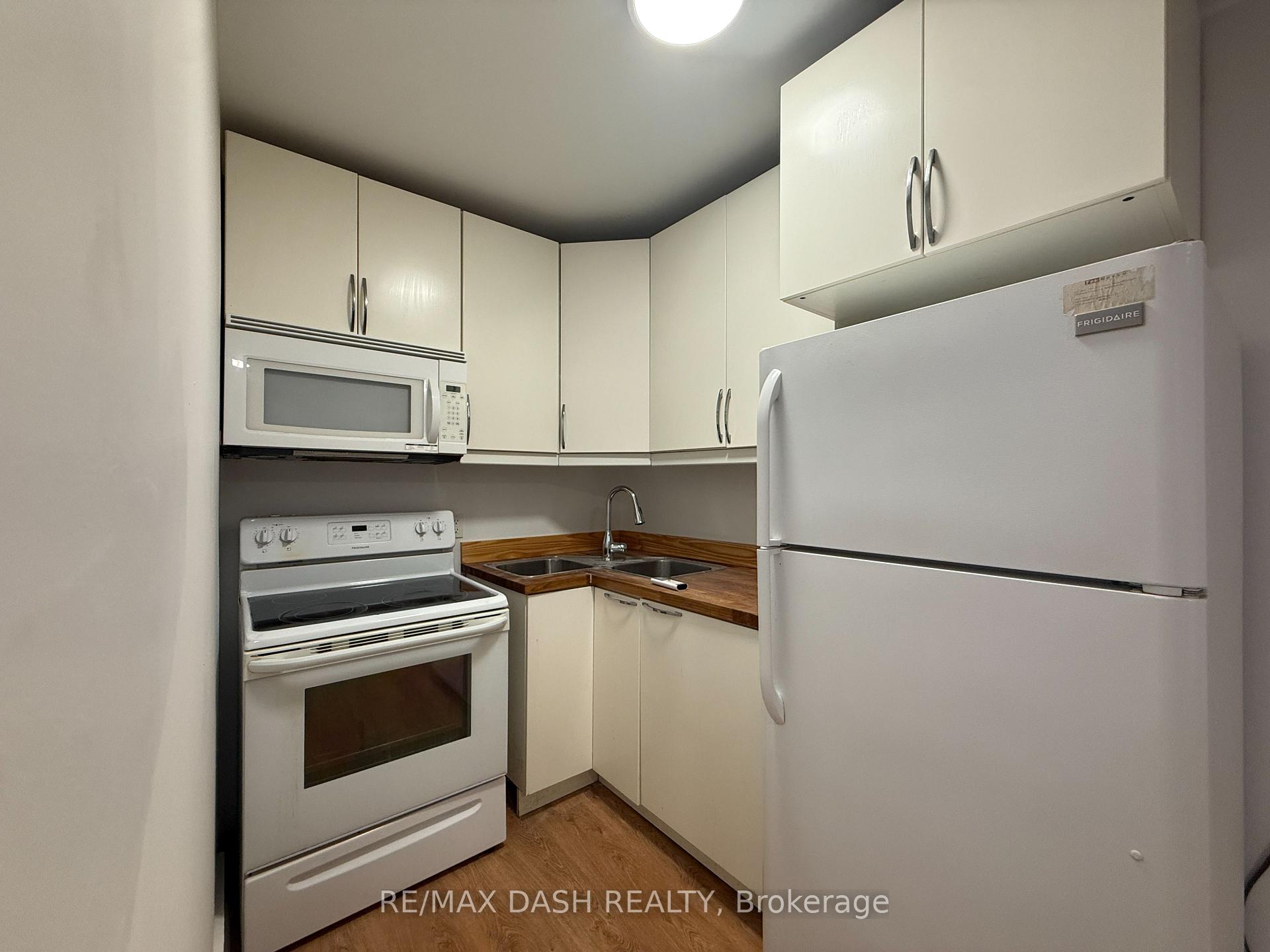 Photo 9 of Unit 2, 1303 Bloor Street W, Toronto, Dufferin Grove — HOMEH