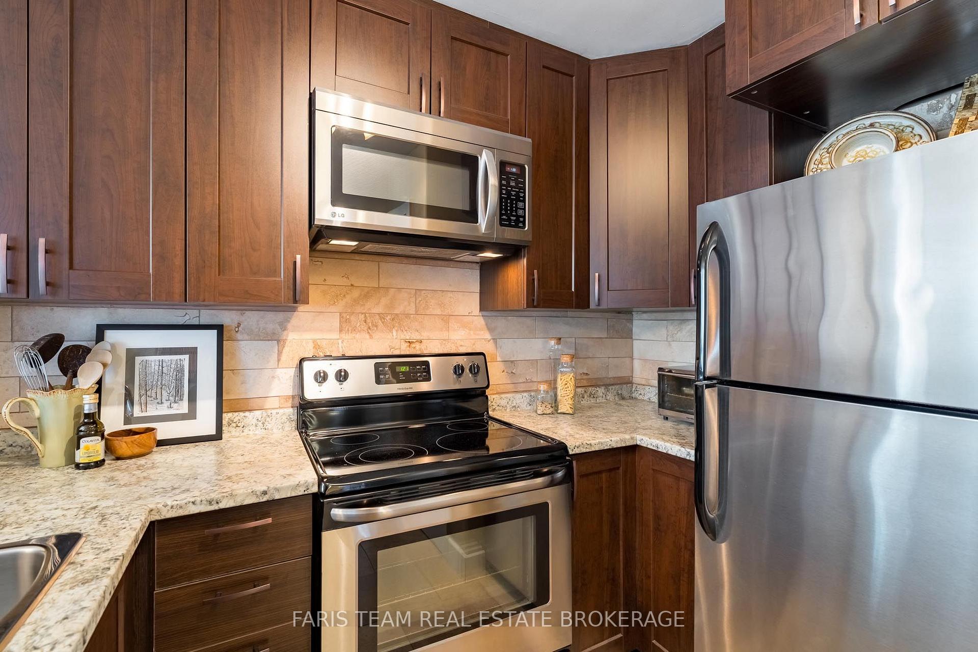 Photo 8 of Unit 508, 140 Dunlop Street E, Barrie, City Centre — HOMEH