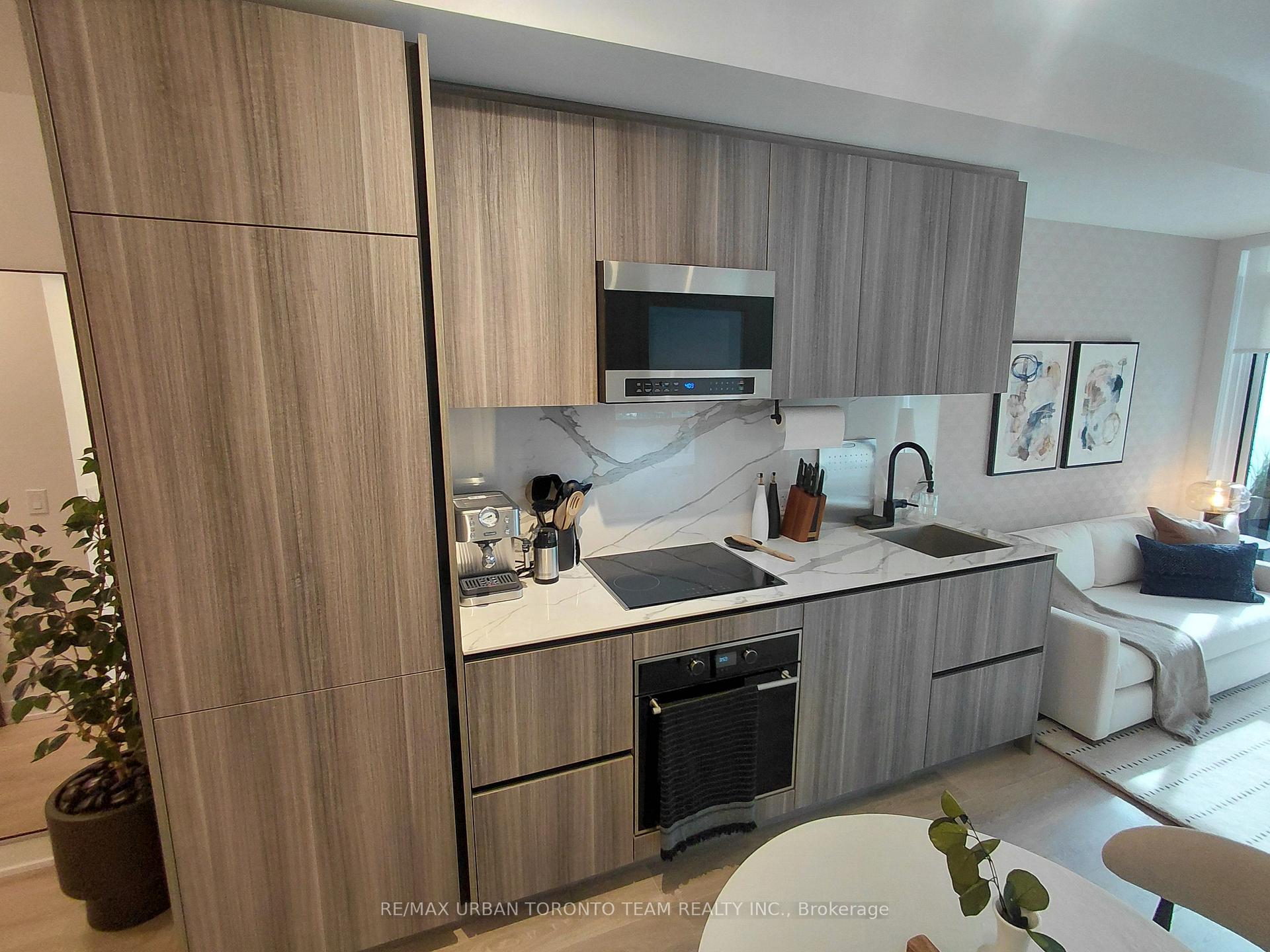 Photo 5 of Unit 3005, 127 Broadway Avenue, Toronto, Mount Pleasant West — HOMEH