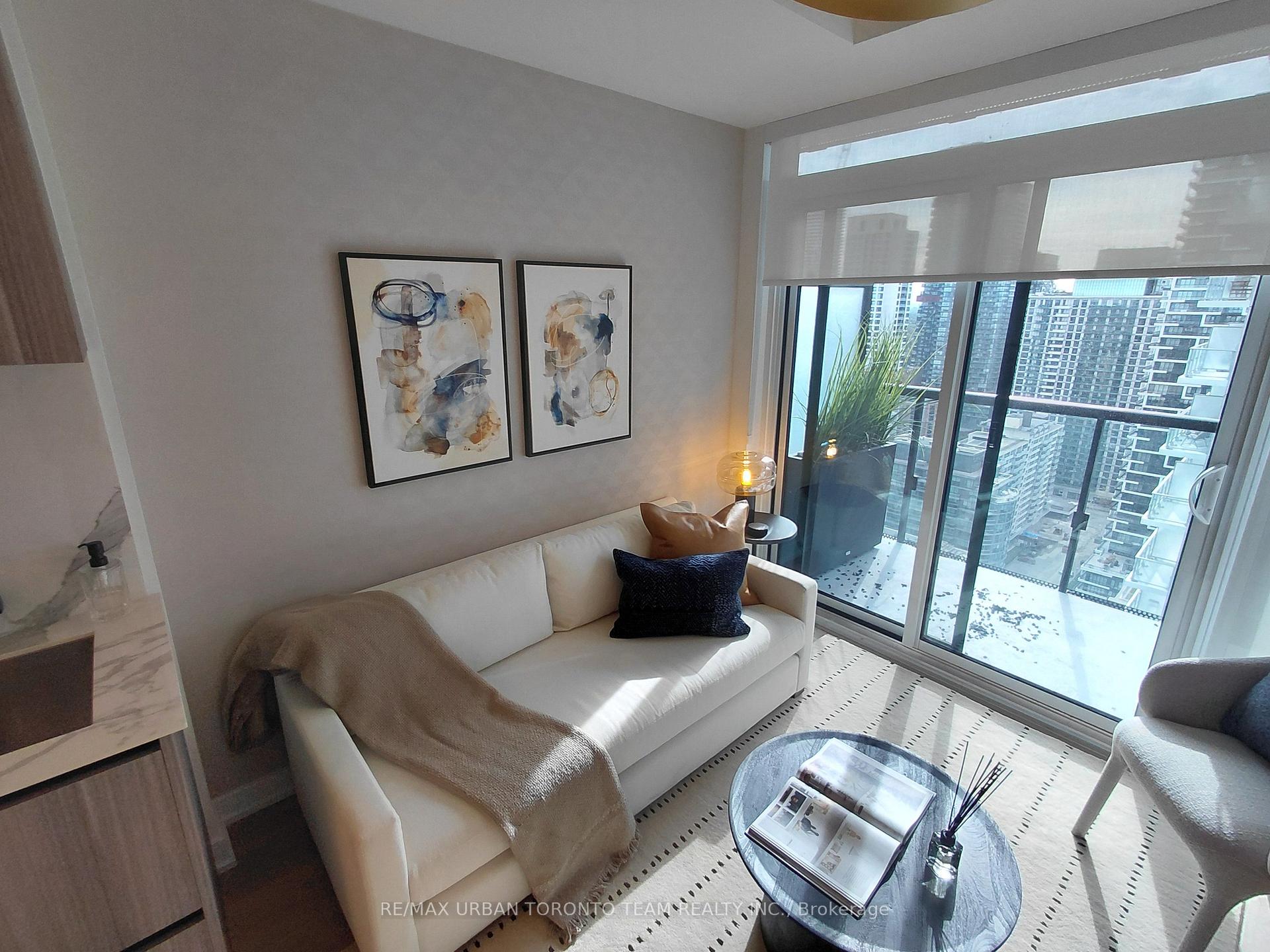 Photo 6 of Unit 3005, 127 Broadway Avenue, Toronto, Mount Pleasant West — HOMEH