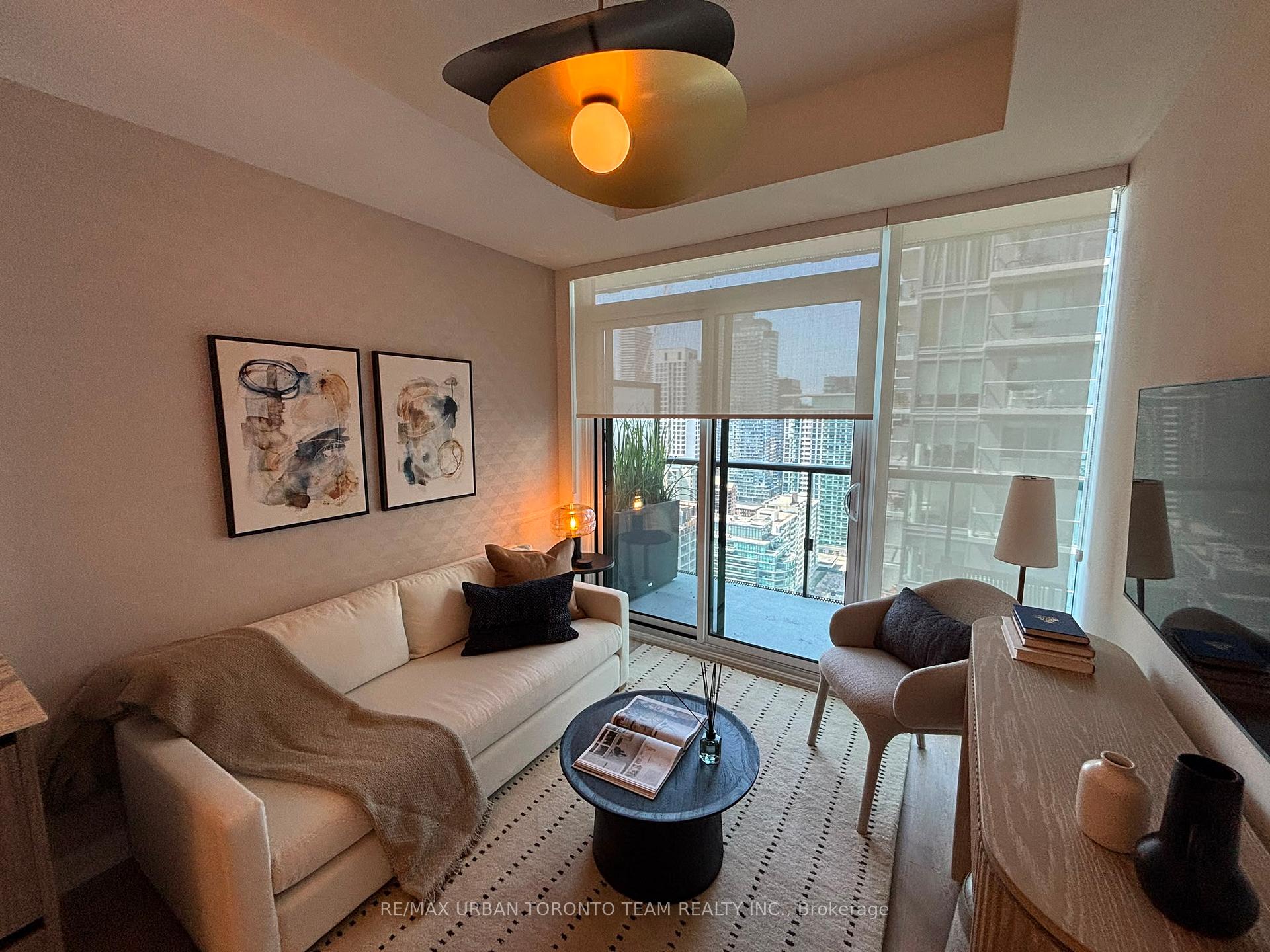 Photo 2 of Unit 3005, 127 Broadway Avenue, Toronto, Mount Pleasant West — HOMEH