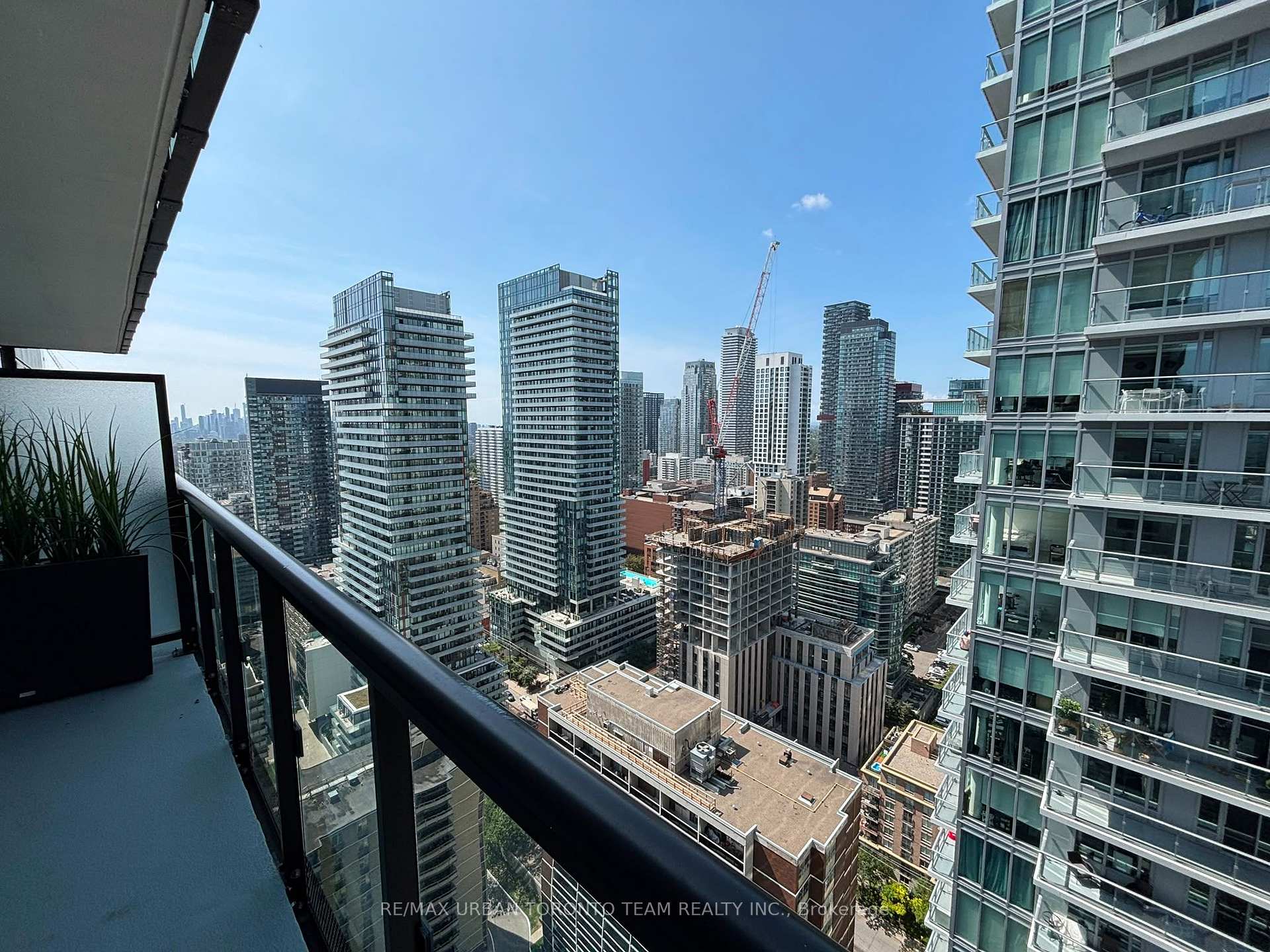Photo 8 of Unit 3005, 127 Broadway Avenue, Toronto, Mount Pleasant West — HOMEH