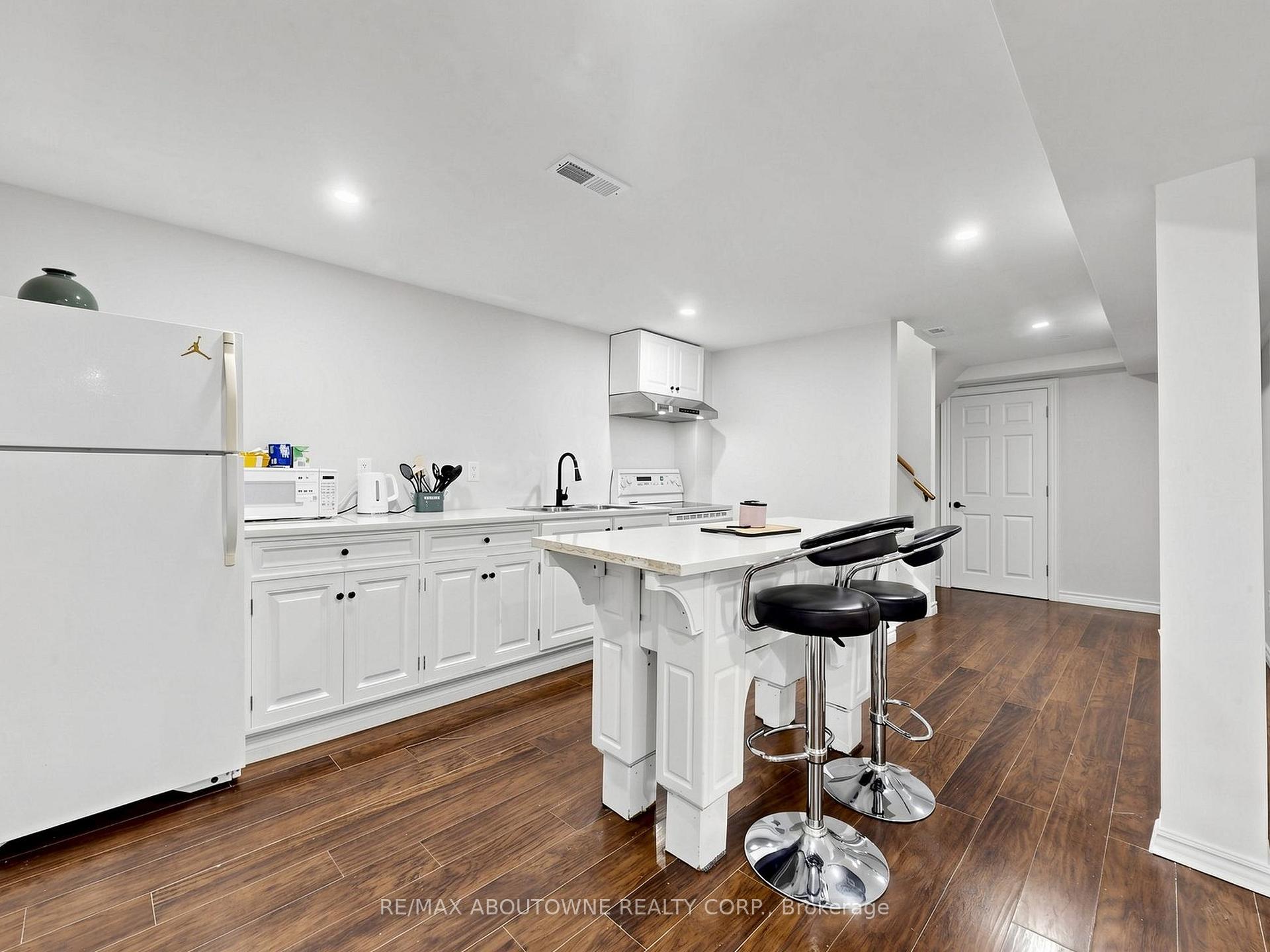 Photo 5 of Unit Basement, 3850 Partition Road, Mississauga, Lisgar — HOMEH