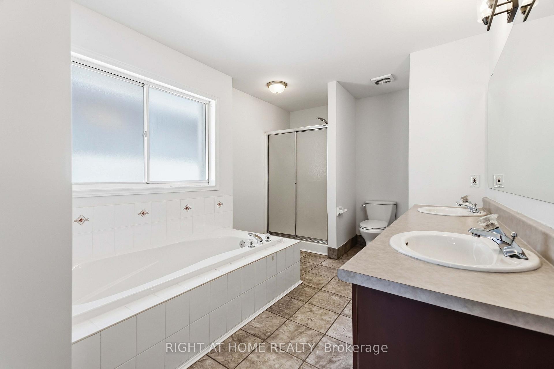 Photo 9 of 323 Berrigan Drive, Ottawa, Barrhaven - Longfields — HOMEH