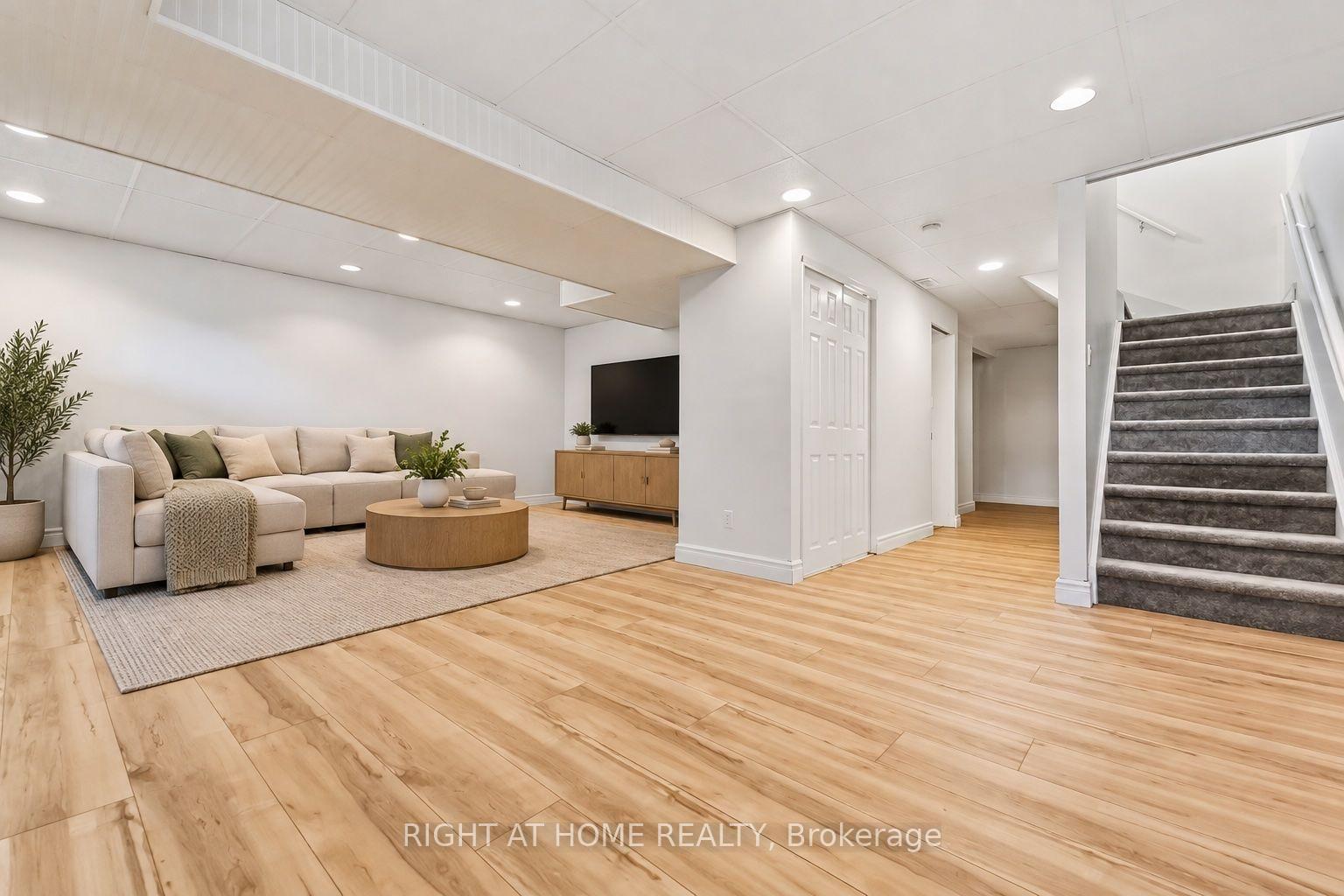 Photo 14 of 323 Berrigan Drive, Ottawa, Barrhaven - Longfields — HOMEH