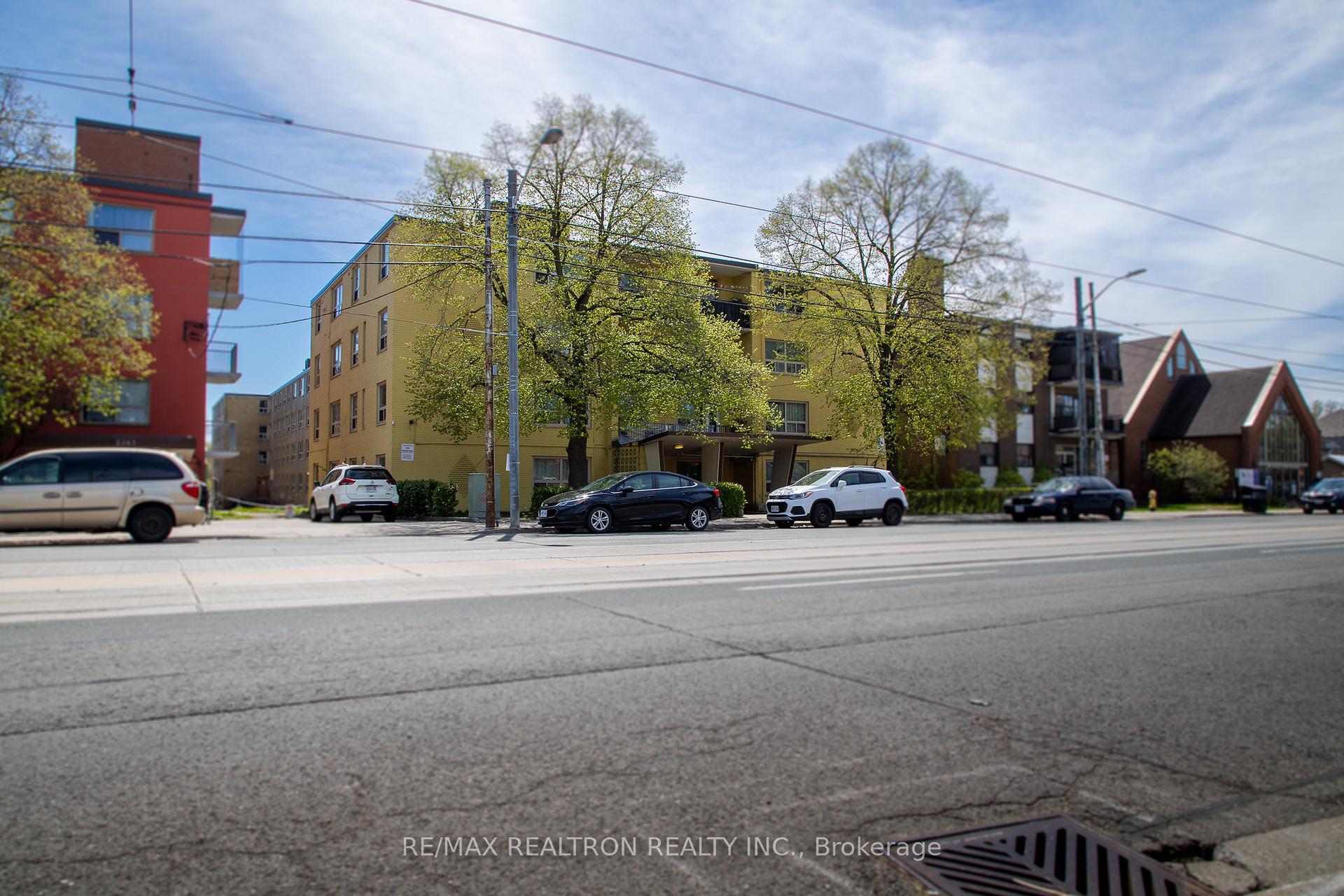 Front of Unit 111, 2369 Lake Shore Boulevard W
