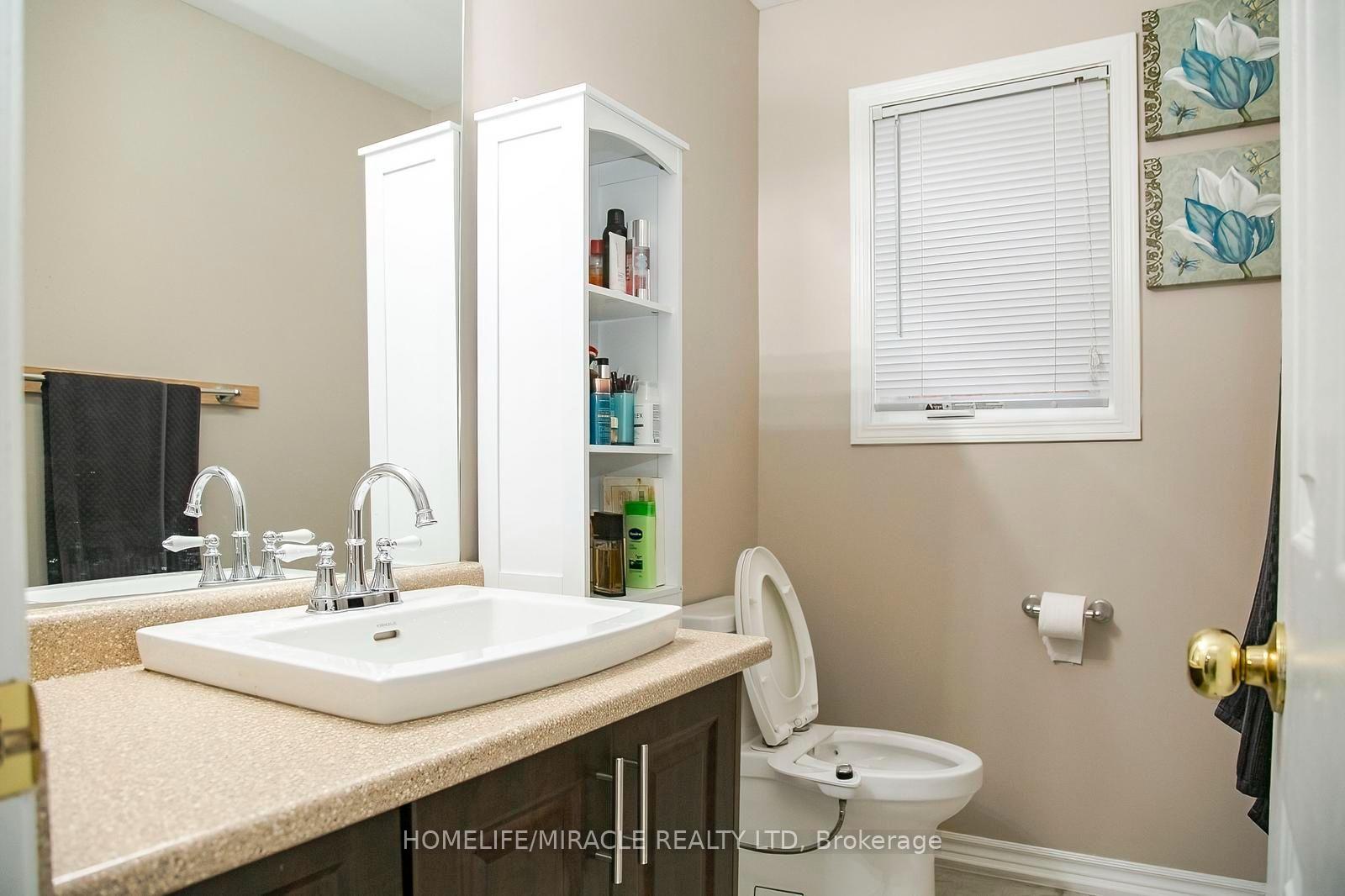 Photo 16 of 81 Narrow Valley Crescent, Brampton, Sandringham-Wellington — HOMEH