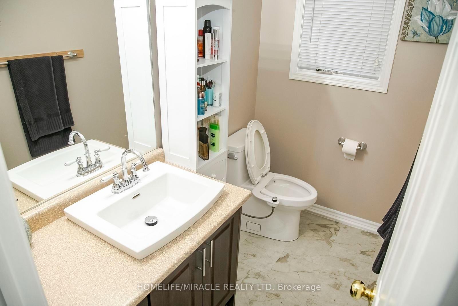 Photo 17 of 81 Narrow Valley Crescent, Brampton, Sandringham-Wellington — HOMEH
