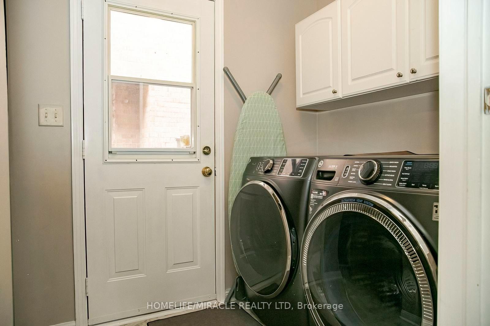 Photo 19 of 81 Narrow Valley Crescent, Brampton, Sandringham-Wellington — HOMEH