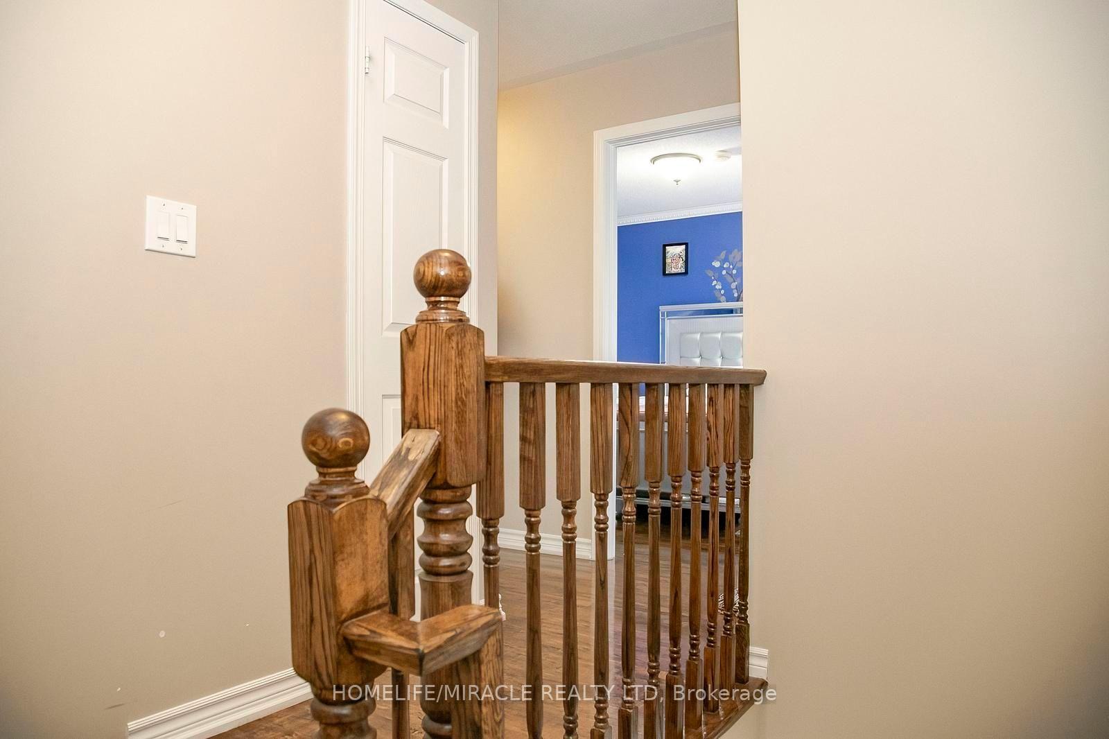 Photo 21 of 81 Narrow Valley Crescent, Brampton, Sandringham-Wellington — HOMEH