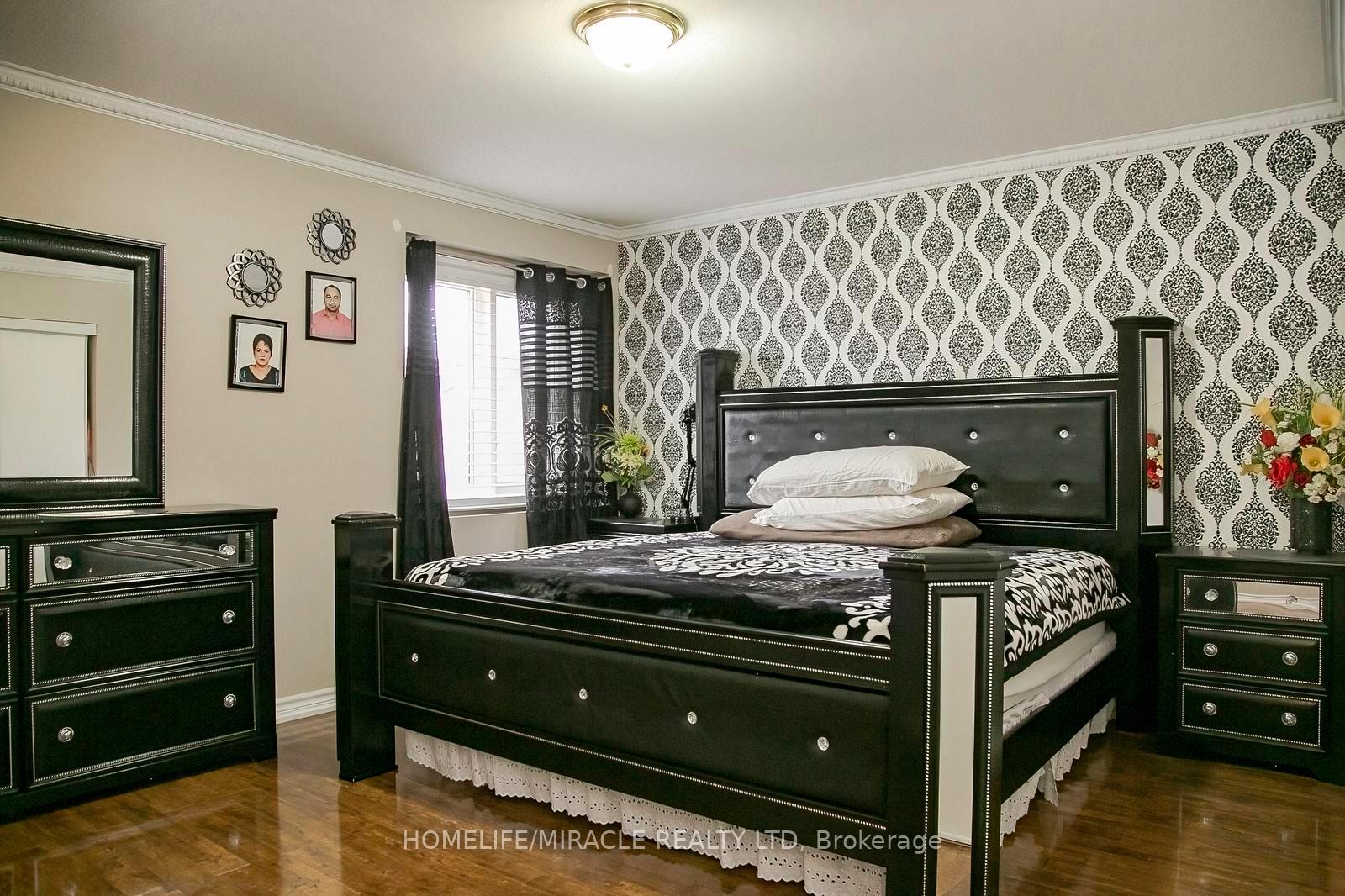 Photo 23 of 81 Narrow Valley Crescent, Brampton, Sandringham-Wellington — HOMEH