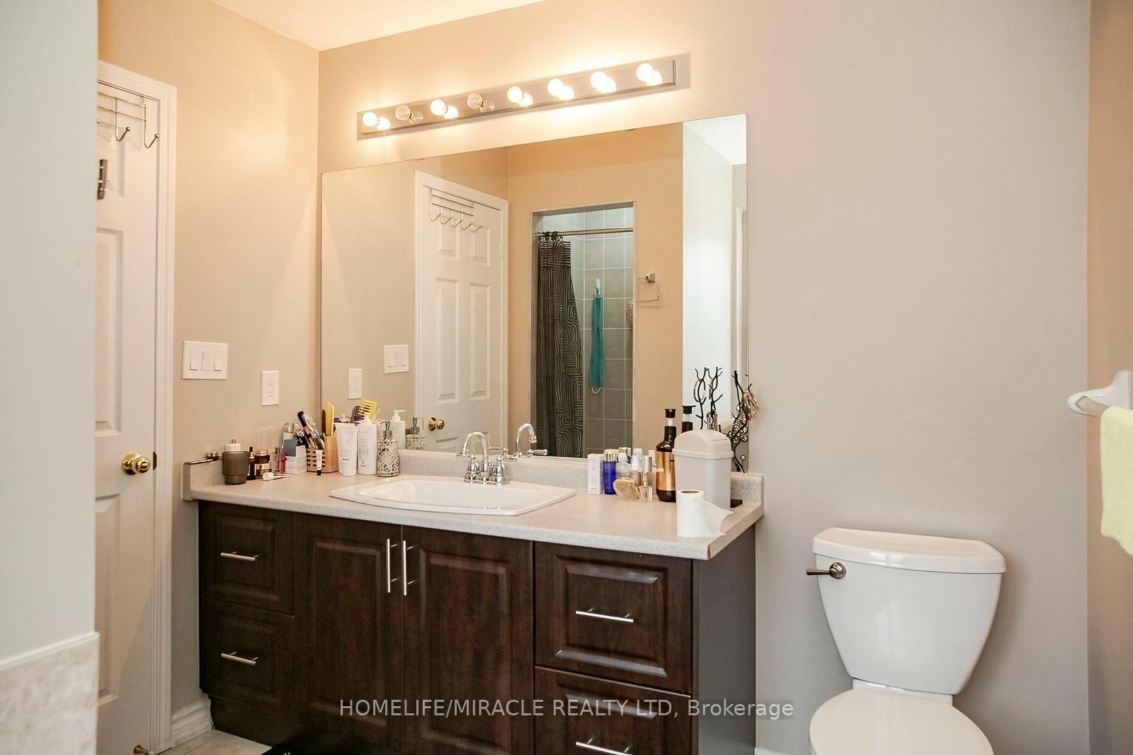 Photo 29 of 81 Narrow Valley Crescent, Brampton, Sandringham-Wellington — HOMEH