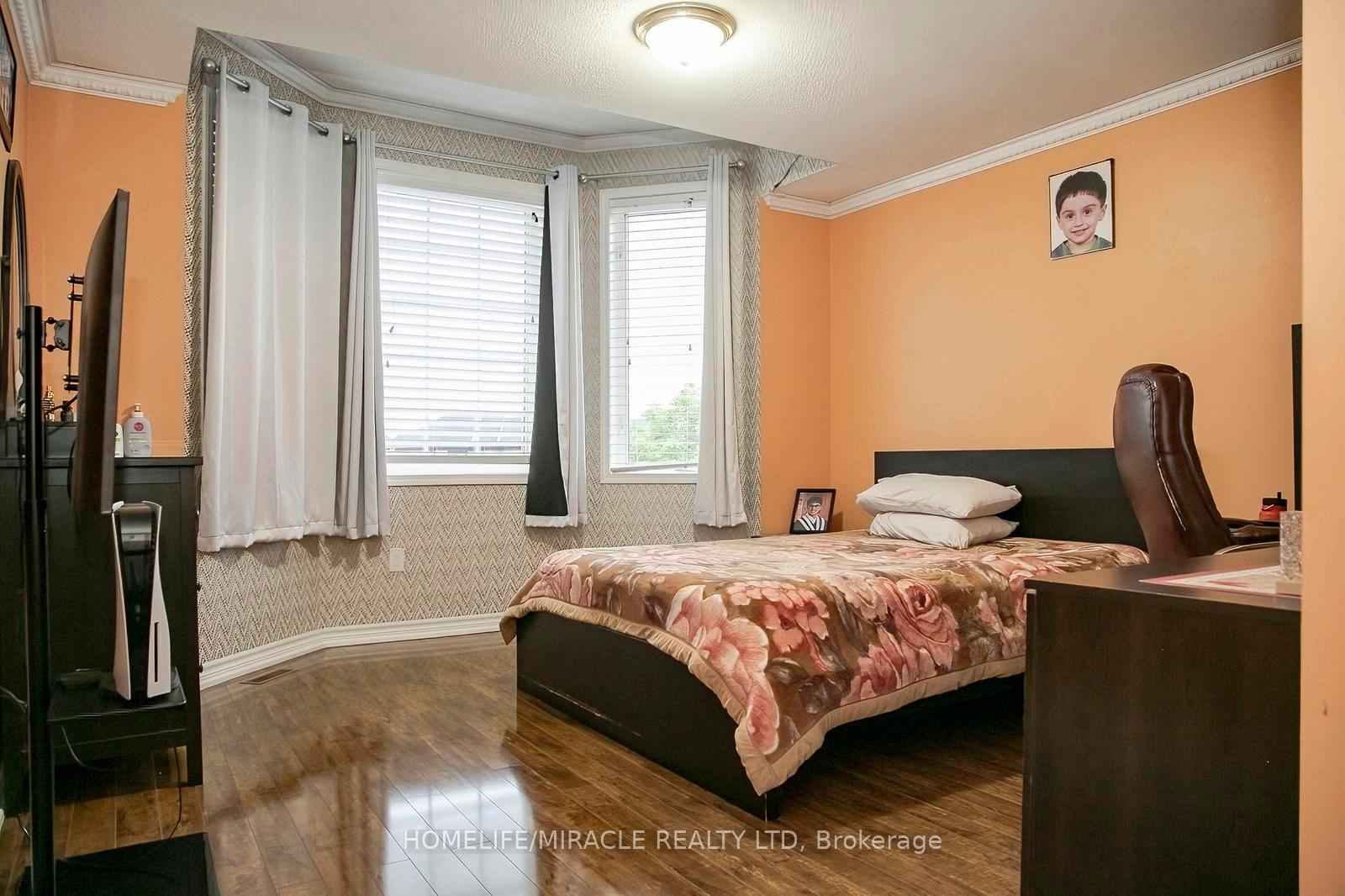 Photo 34 of 81 Narrow Valley Crescent, Brampton, Sandringham-Wellington — HOMEH