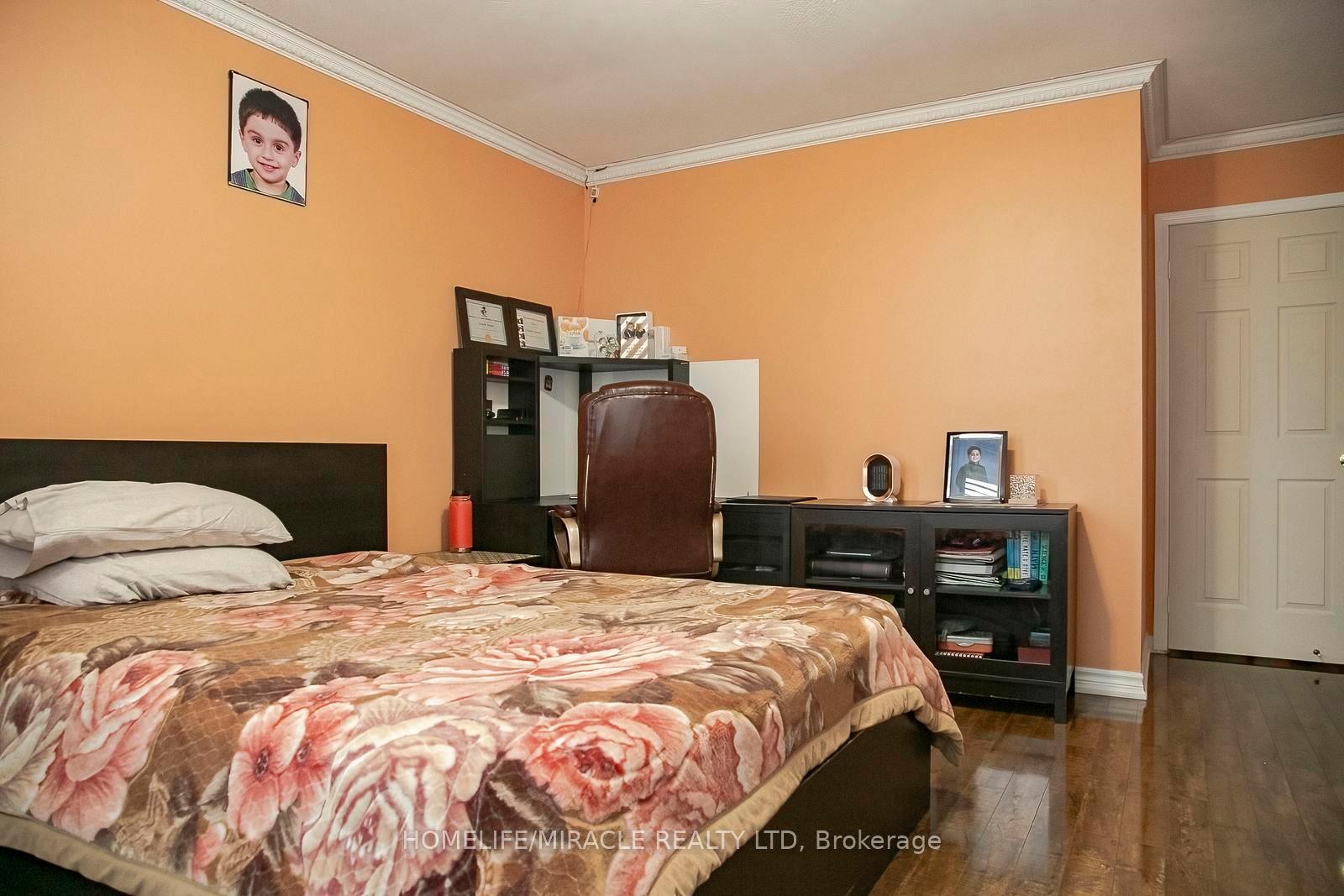 Photo 35 of 81 Narrow Valley Crescent, Brampton, Sandringham-Wellington — HOMEH