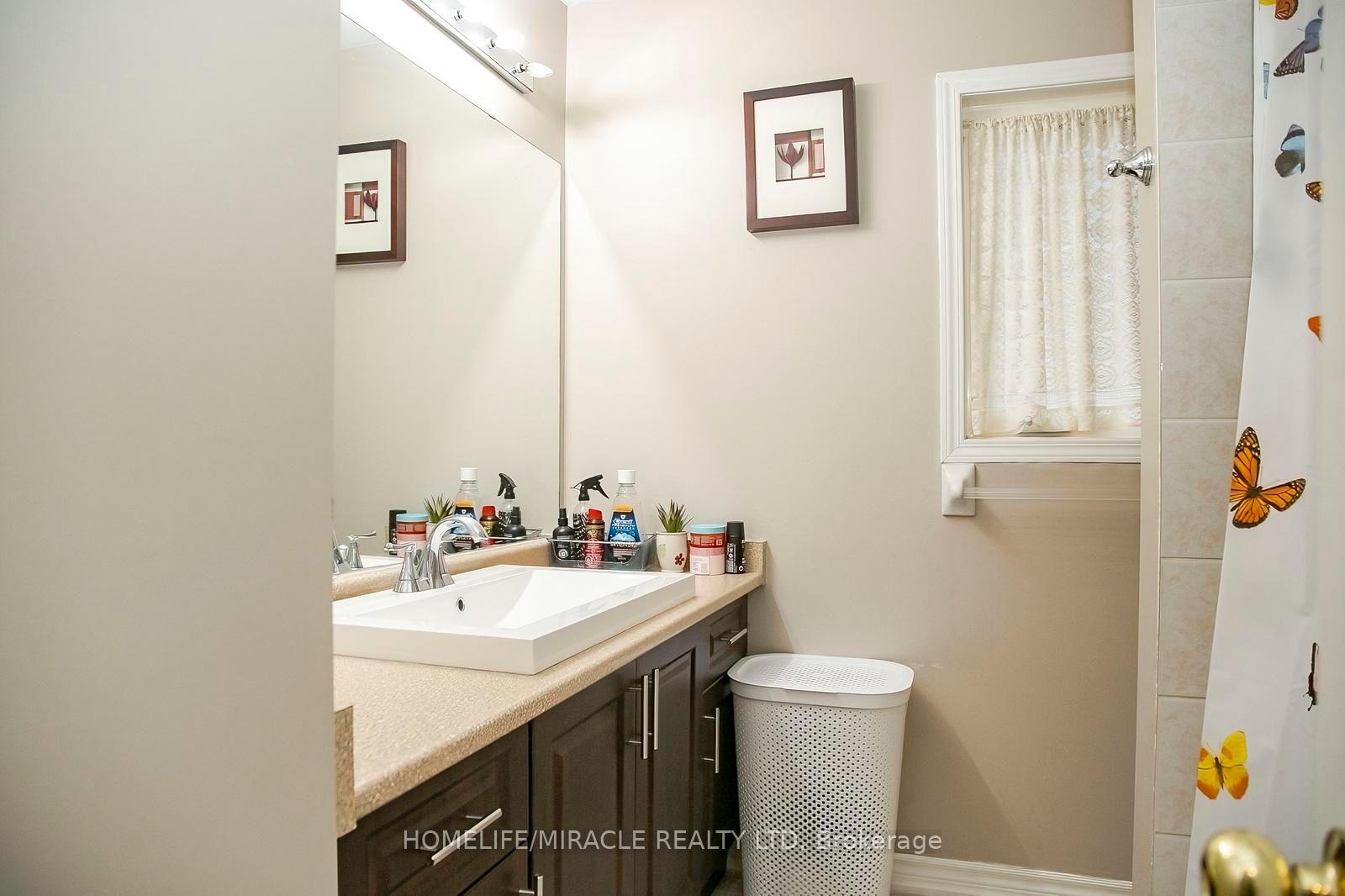 Photo 37 of 81 Narrow Valley Crescent, Brampton, Sandringham-Wellington — HOMEH