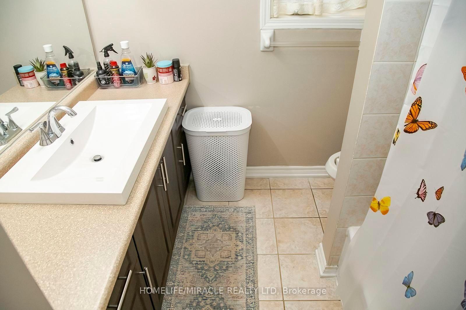 Photo 38 of 81 Narrow Valley Crescent, Brampton, Sandringham-Wellington — HOMEH