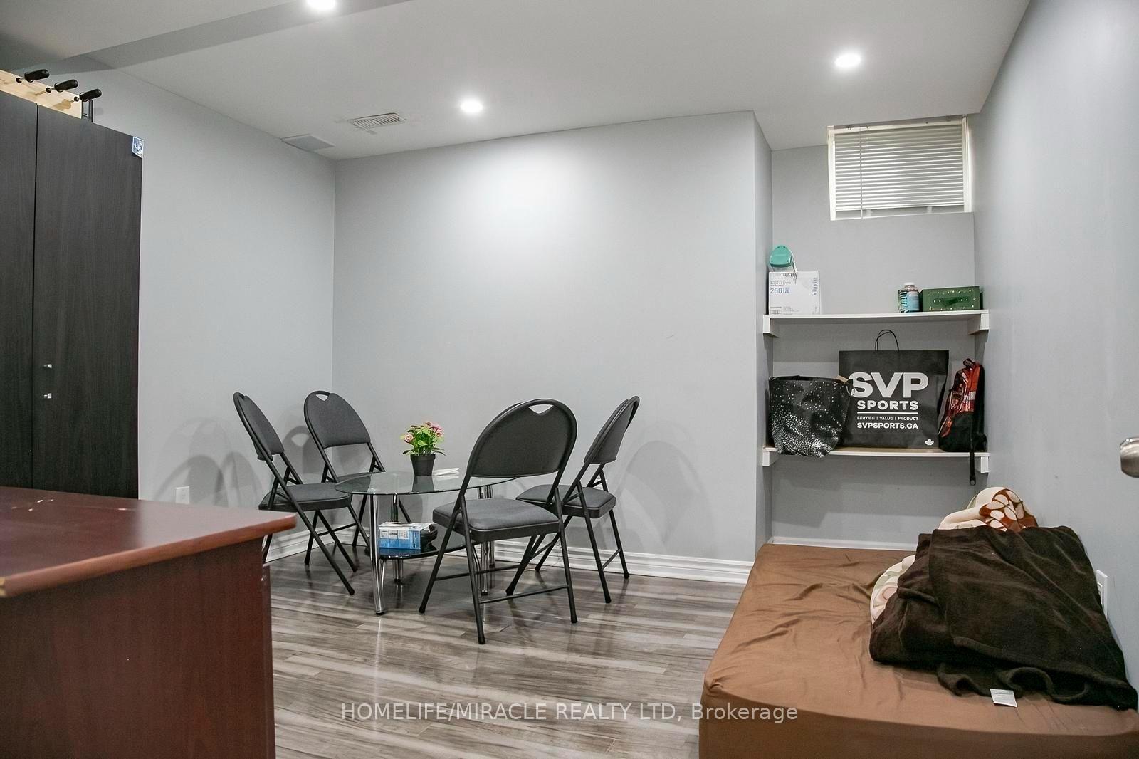 Photo 43 of 81 Narrow Valley Crescent, Brampton, Sandringham-Wellington — HOMEH