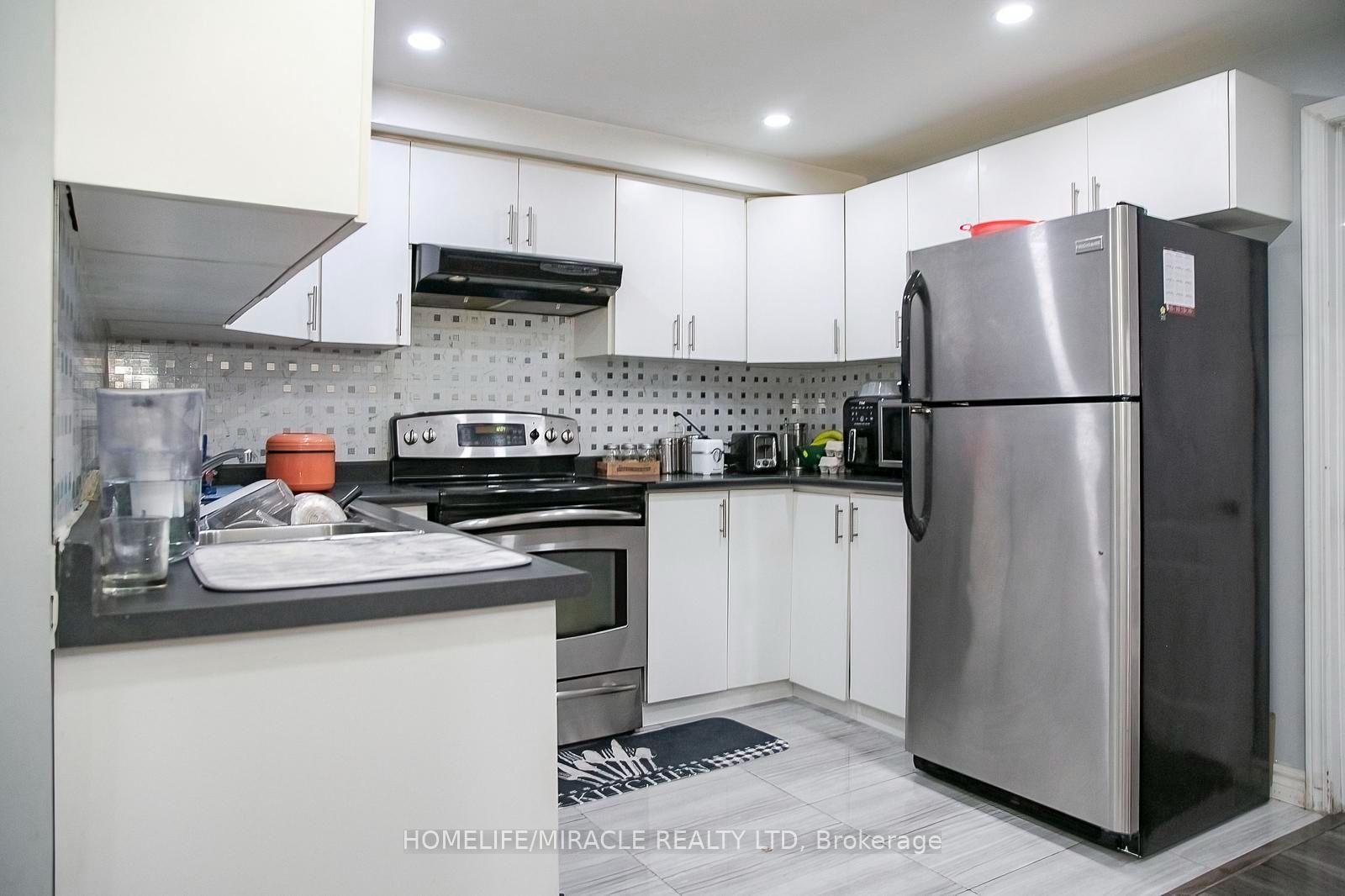 Photo 46 of 81 Narrow Valley Crescent, Brampton, Sandringham-Wellington — HOMEH