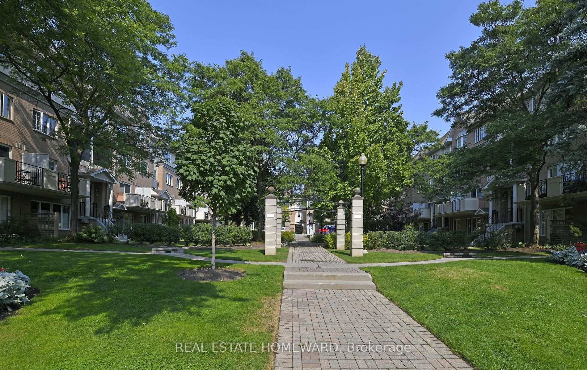 Photo 5 of Unit 916, 88 Grandview Way, North York, Willowdale East — HOMEH