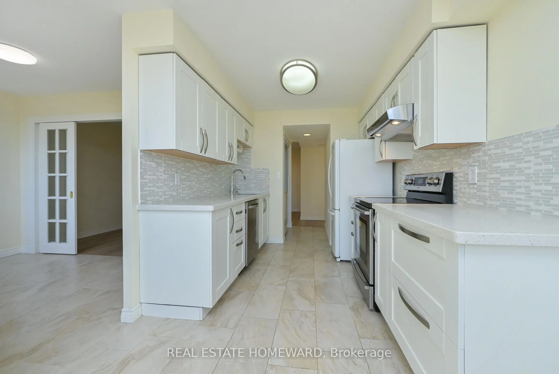 Photo 11 of Unit 916, 88 Grandview Way, North York, Willowdale East — HOMEH