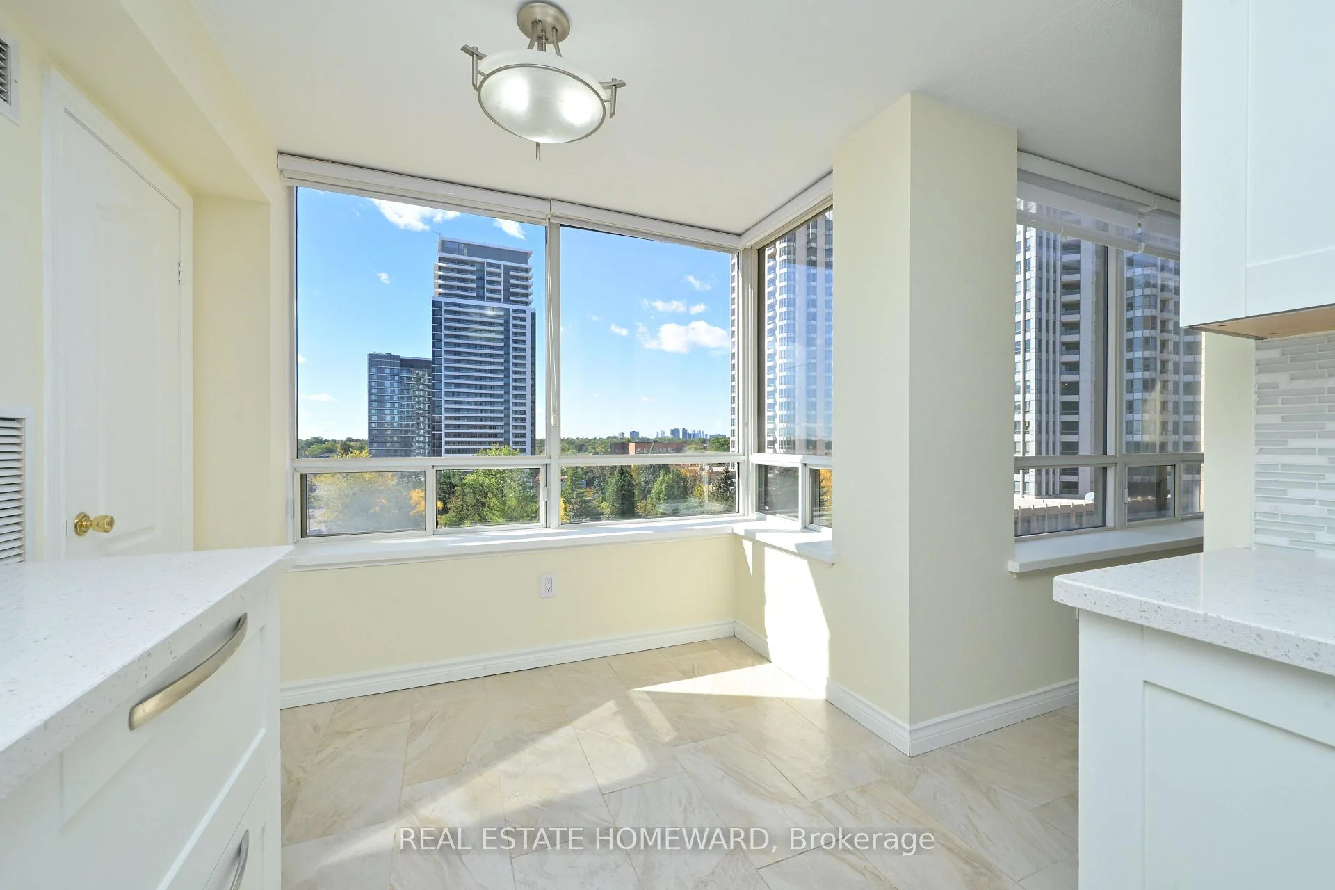 Photo 13 of Unit 916, 88 Grandview Way, North York, Willowdale East — HOMEH