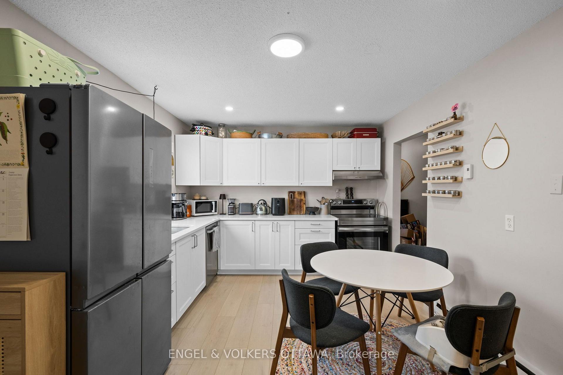 Photo 3 of Unit D, 1142 Clapp Lane, Ottawa, Manotick Village & Manotick Estates — HOMEH