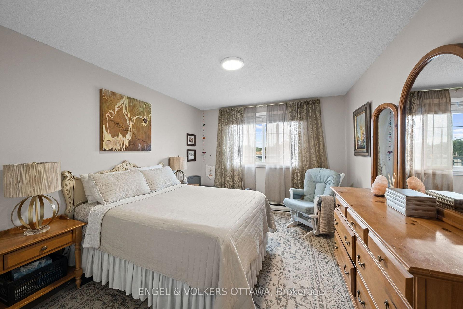 Photo 7 of Unit D, 1142 Clapp Lane, Ottawa, Manotick Village & Manotick Estates — HOMEH