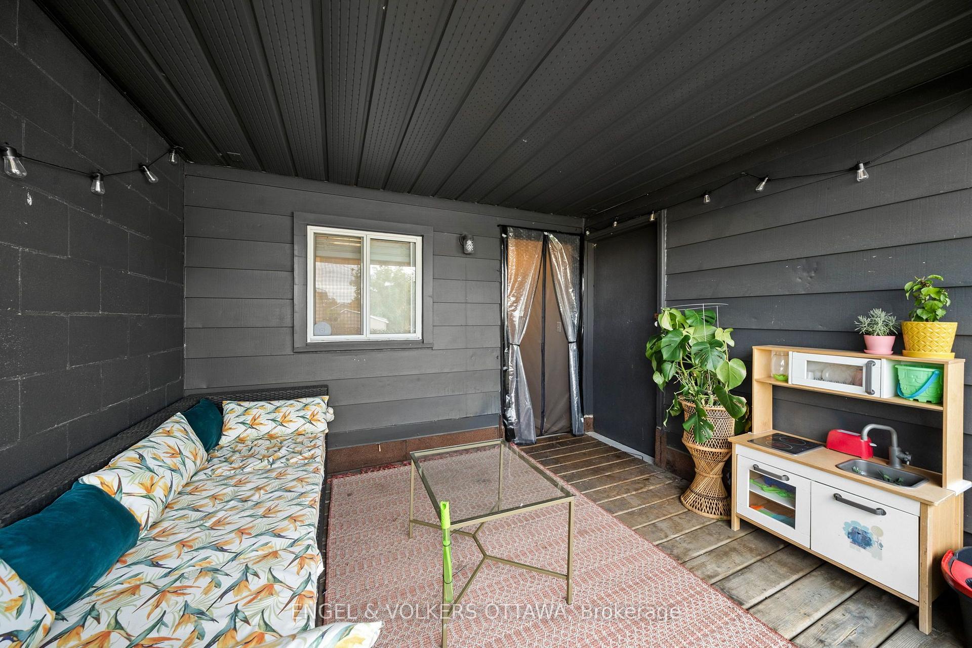 Photo 15 of Unit D, 1142 Clapp Lane, Ottawa, Manotick Village & Manotick Estates — HOMEH