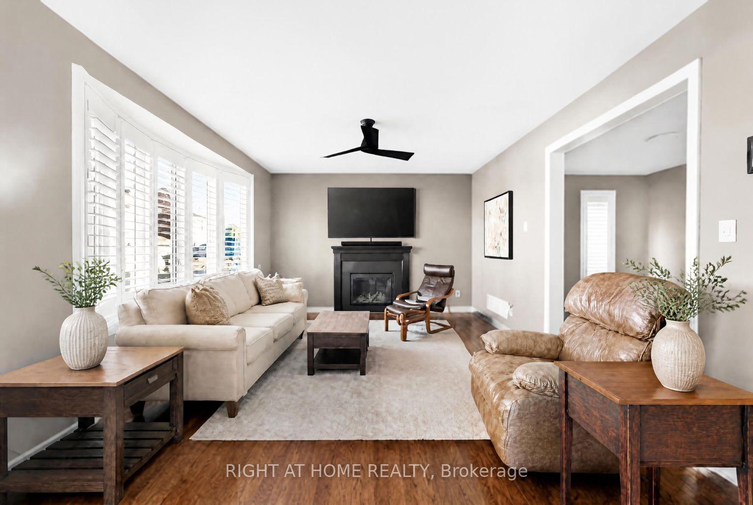 Photo 10 of 31 Summitview Drive, Ottawa, Kanata - Emerald Meadows/Trailwest — HOMEH
