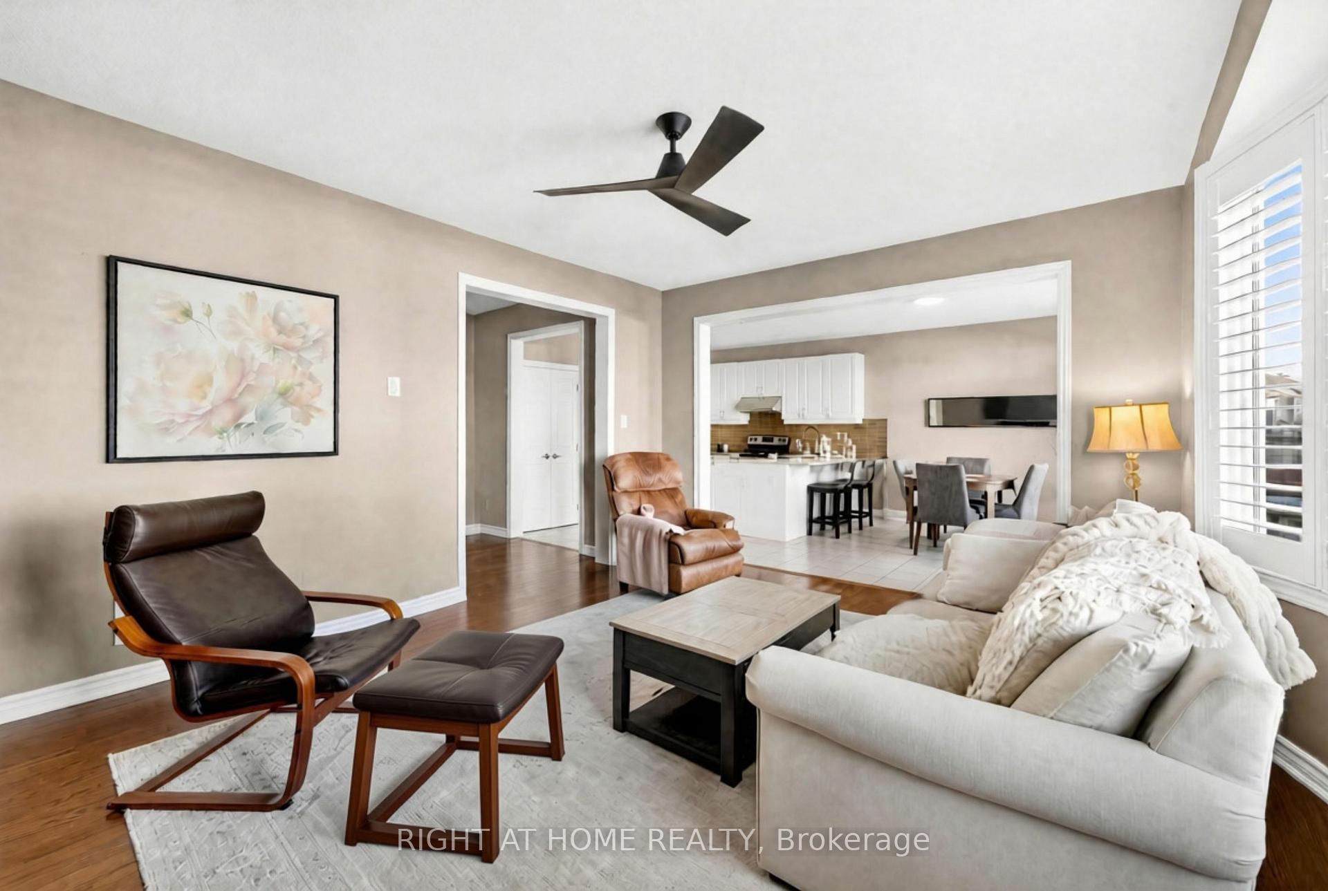 Photo 11 of 31 Summitview Drive, Ottawa, Kanata - Emerald Meadows/Trailwest — HOMEH
