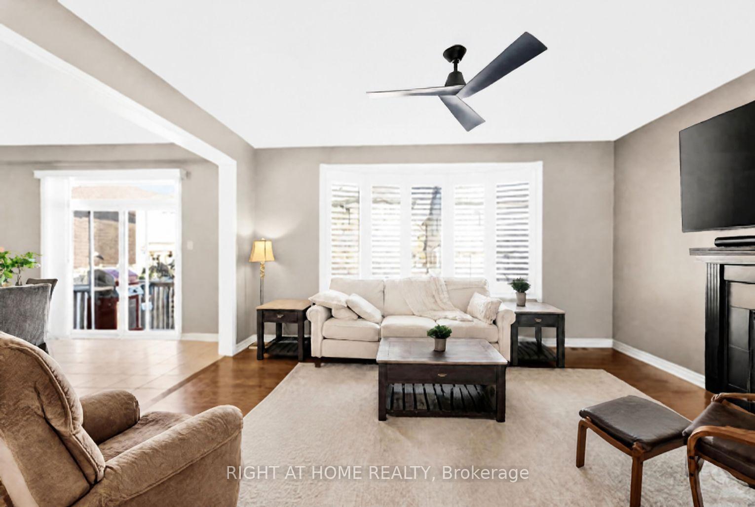 Photo 12 of 31 Summitview Drive, Ottawa, Kanata - Emerald Meadows/Trailwest — HOMEH