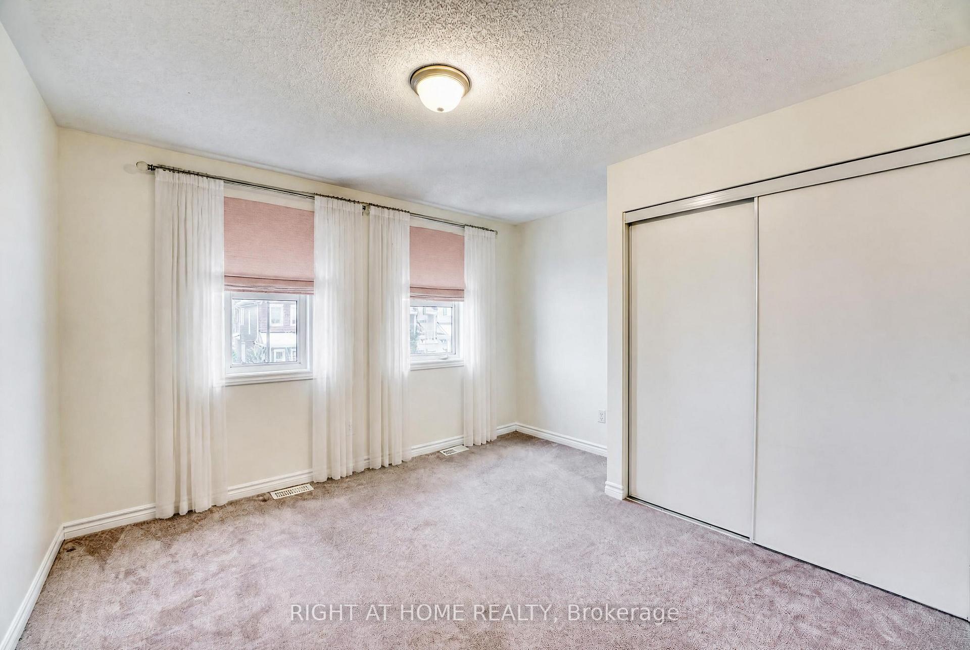 Photo 16 of 31 Summitview Drive, Ottawa, Kanata - Emerald Meadows/Trailwest — HOMEH