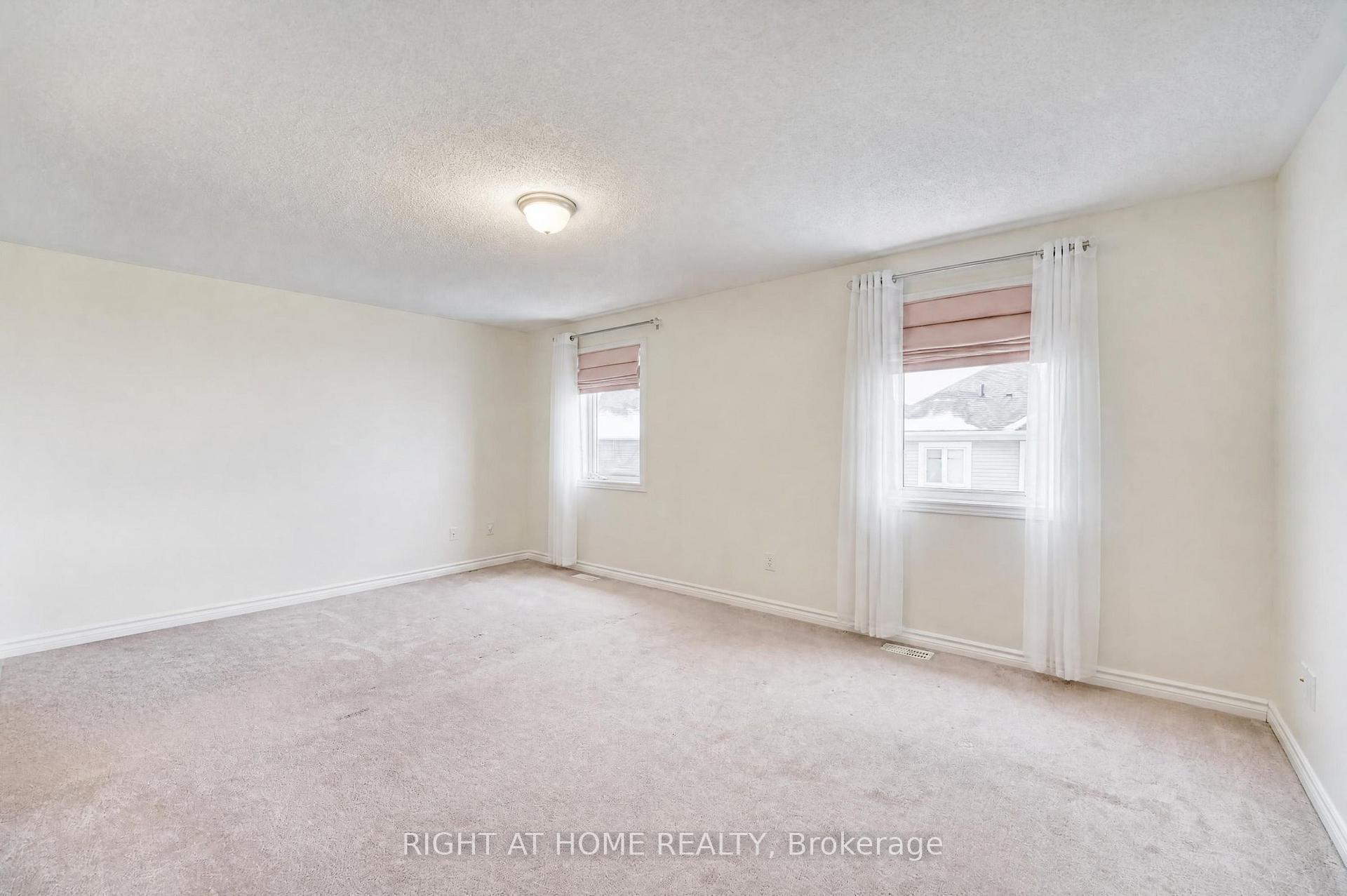 Photo 19 of 31 Summitview Drive, Ottawa, Kanata - Emerald Meadows/Trailwest — HOMEH