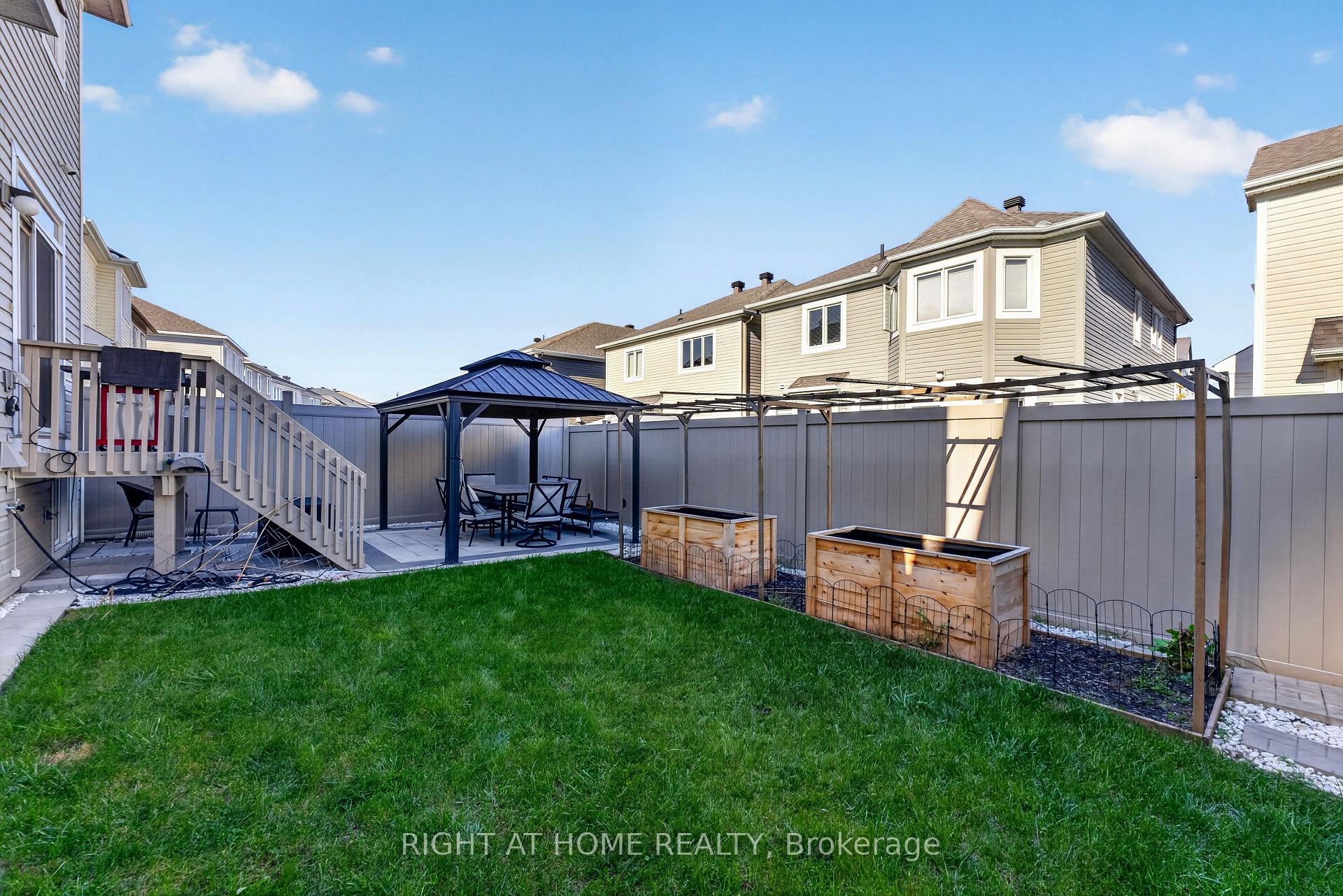 Photo 23 of 31 Summitview Drive, Ottawa, Kanata - Emerald Meadows/Trailwest — HOMEH