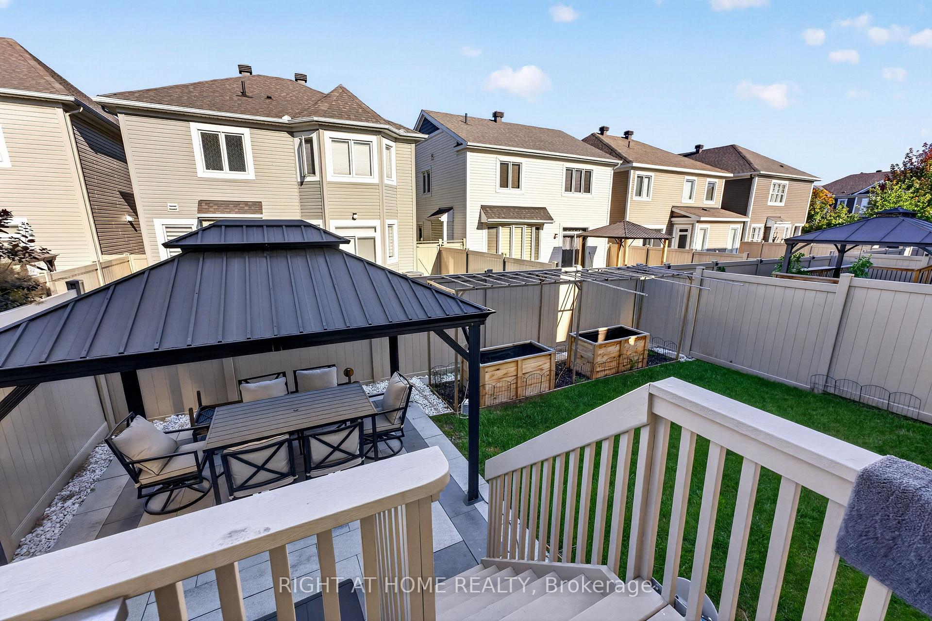 Photo 26 of 31 Summitview Drive, Ottawa, Kanata - Emerald Meadows/Trailwest — HOMEH