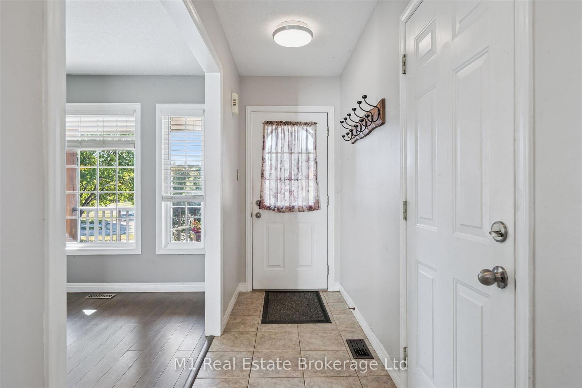 Photo 4 of 106 Bellamy Crescent, Centre Wellington, Fergus — HOMEH