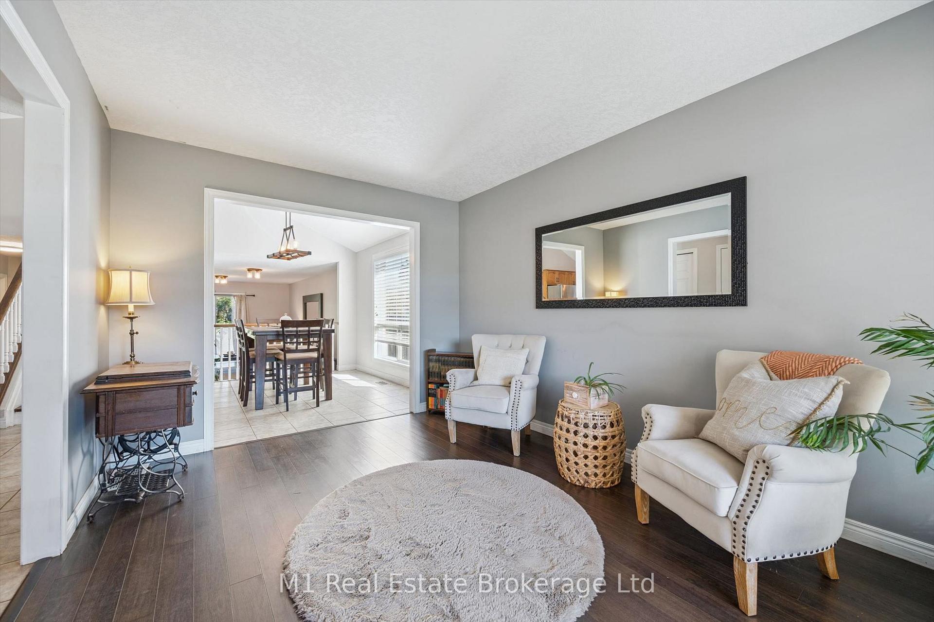 Photo 6 of 106 Bellamy Crescent, Centre Wellington, Fergus — HOMEH