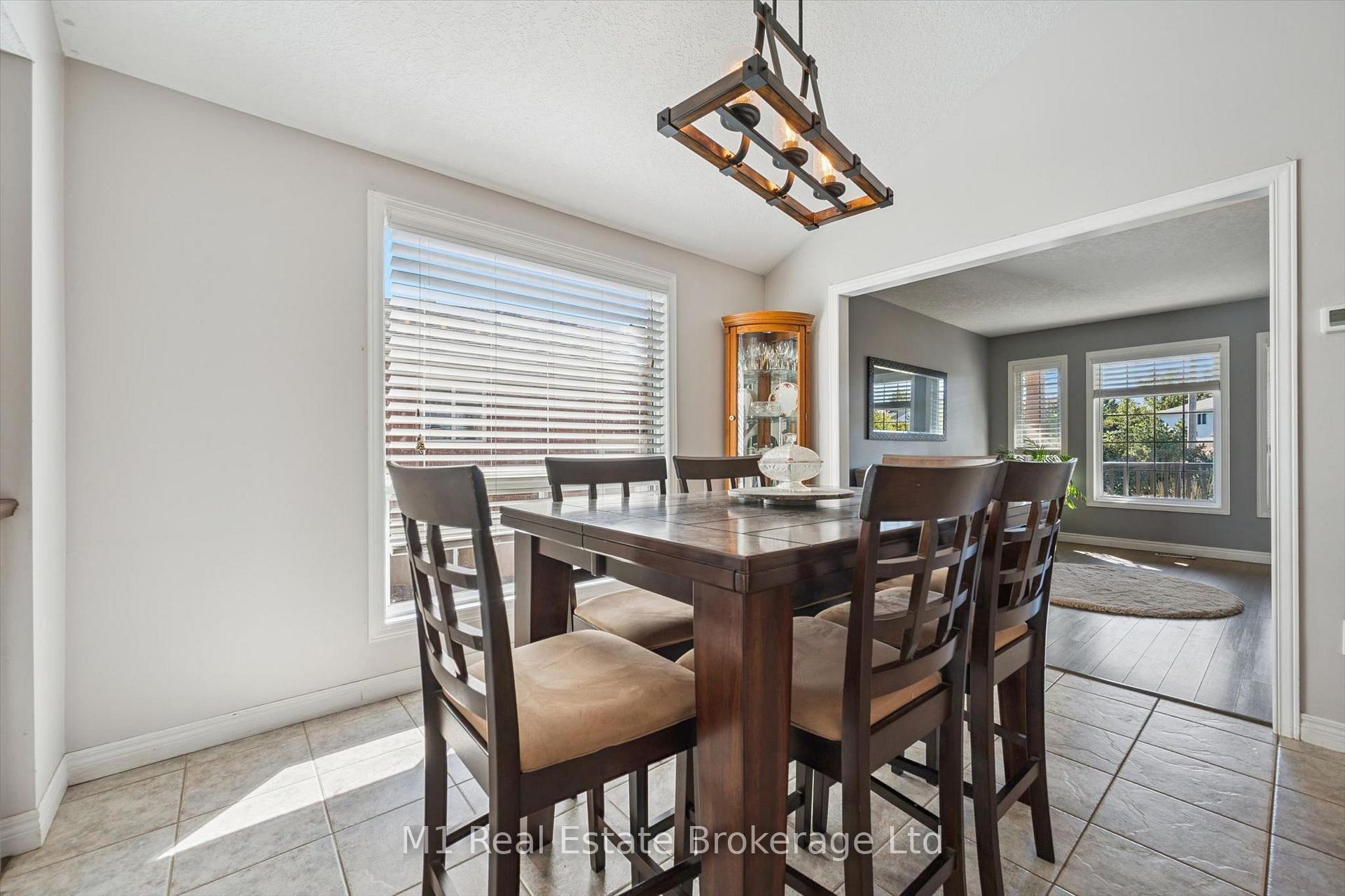 Photo 7 of 106 Bellamy Crescent, Centre Wellington, Fergus — HOMEH