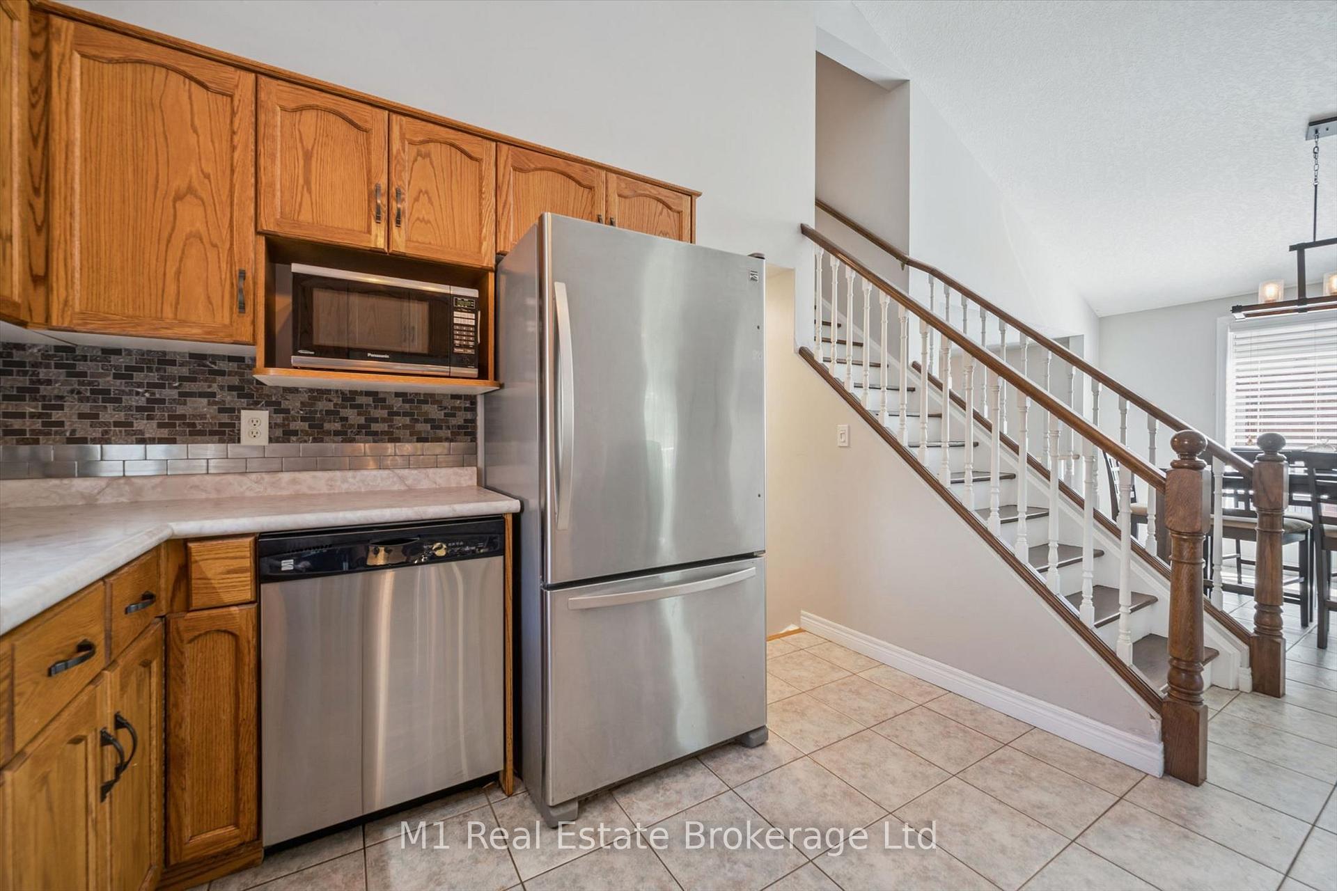 Photo 11 of 106 Bellamy Crescent, Centre Wellington, Fergus — HOMEH