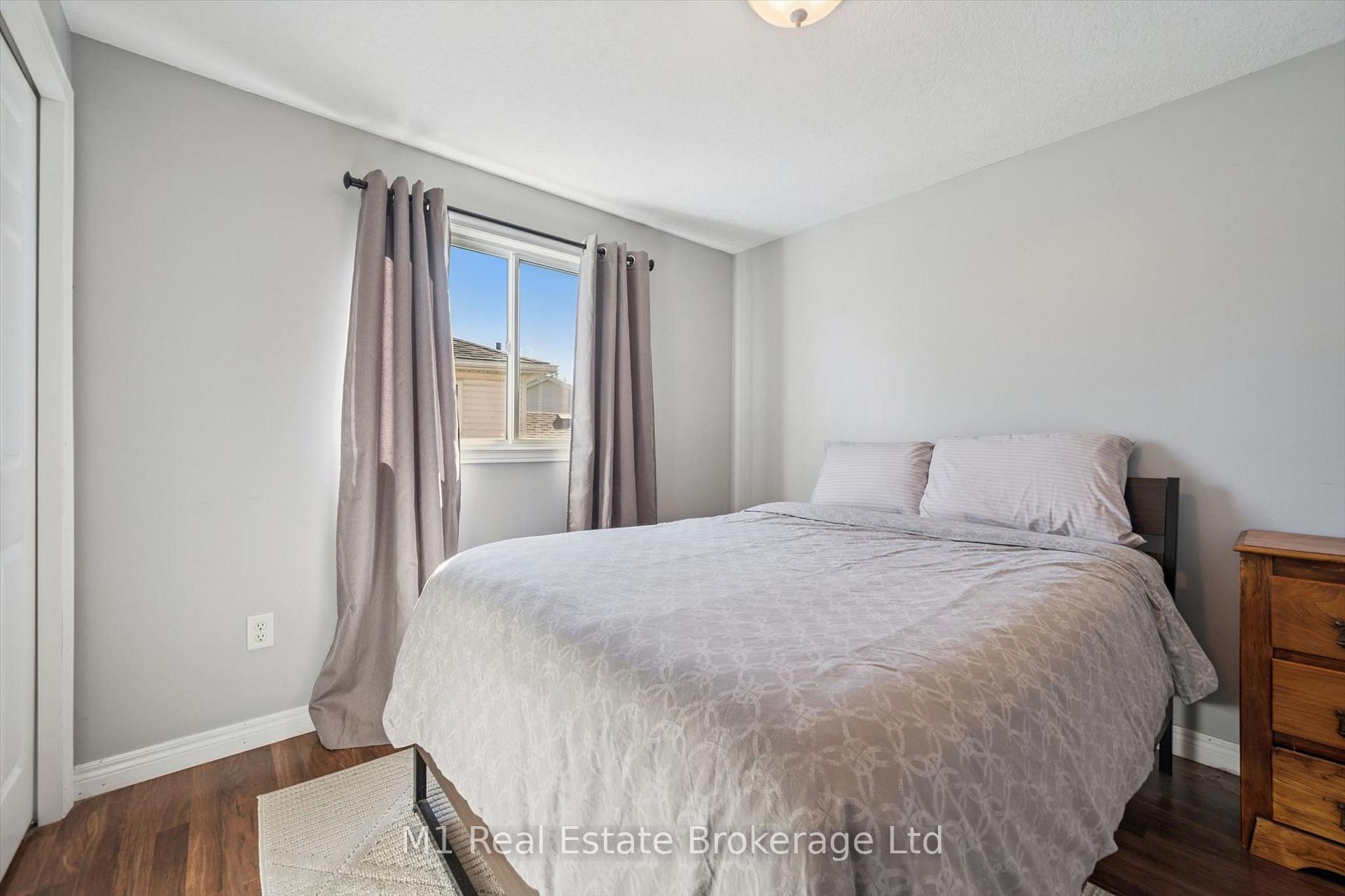 Photo 14 of 106 Bellamy Crescent, Centre Wellington, Fergus — HOMEH