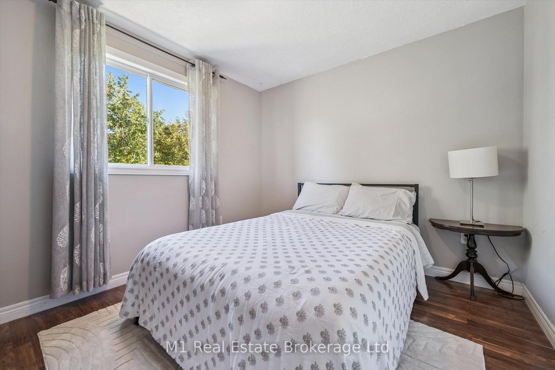 Photo 15 of 106 Bellamy Crescent, Centre Wellington, Fergus — HOMEH