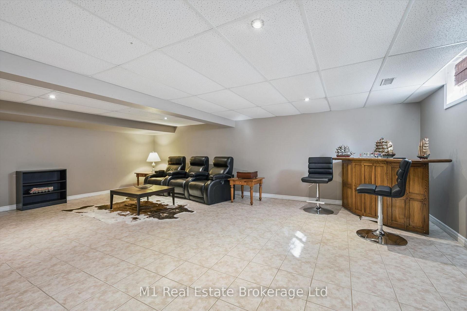 Photo 23 of 106 Bellamy Crescent, Centre Wellington, Fergus — HOMEH