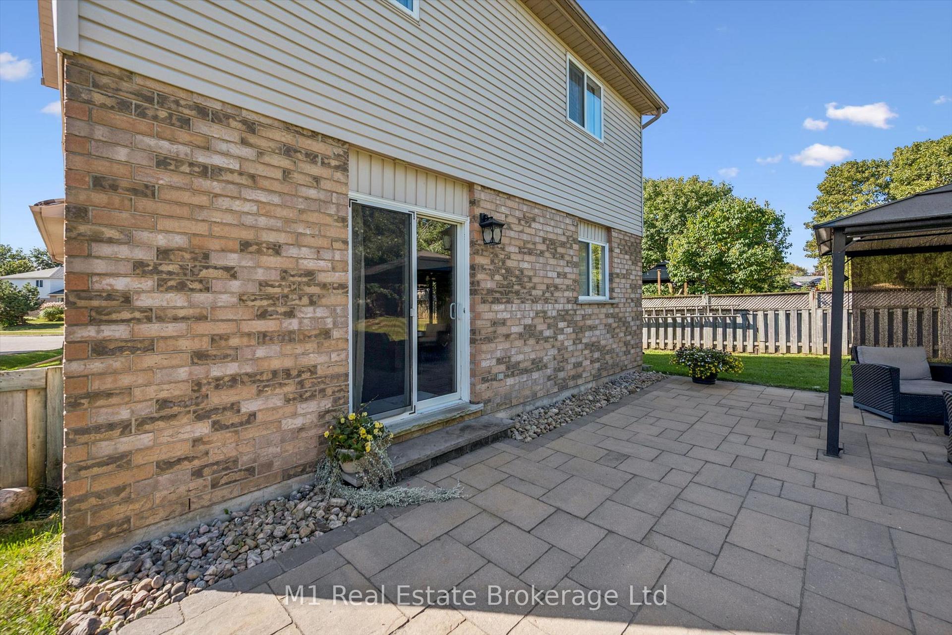 Photo 29 of 106 Bellamy Crescent, Centre Wellington, Fergus — HOMEH