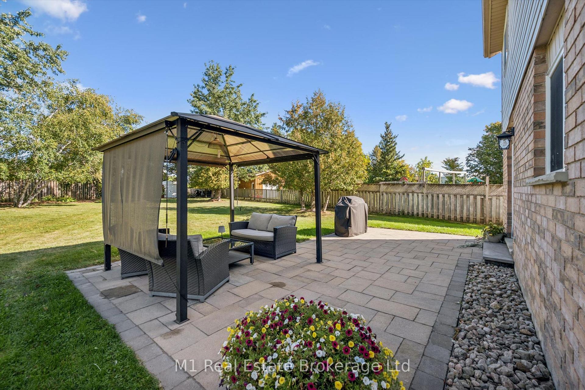 Photo 30 of 106 Bellamy Crescent, Centre Wellington, Fergus — HOMEH
